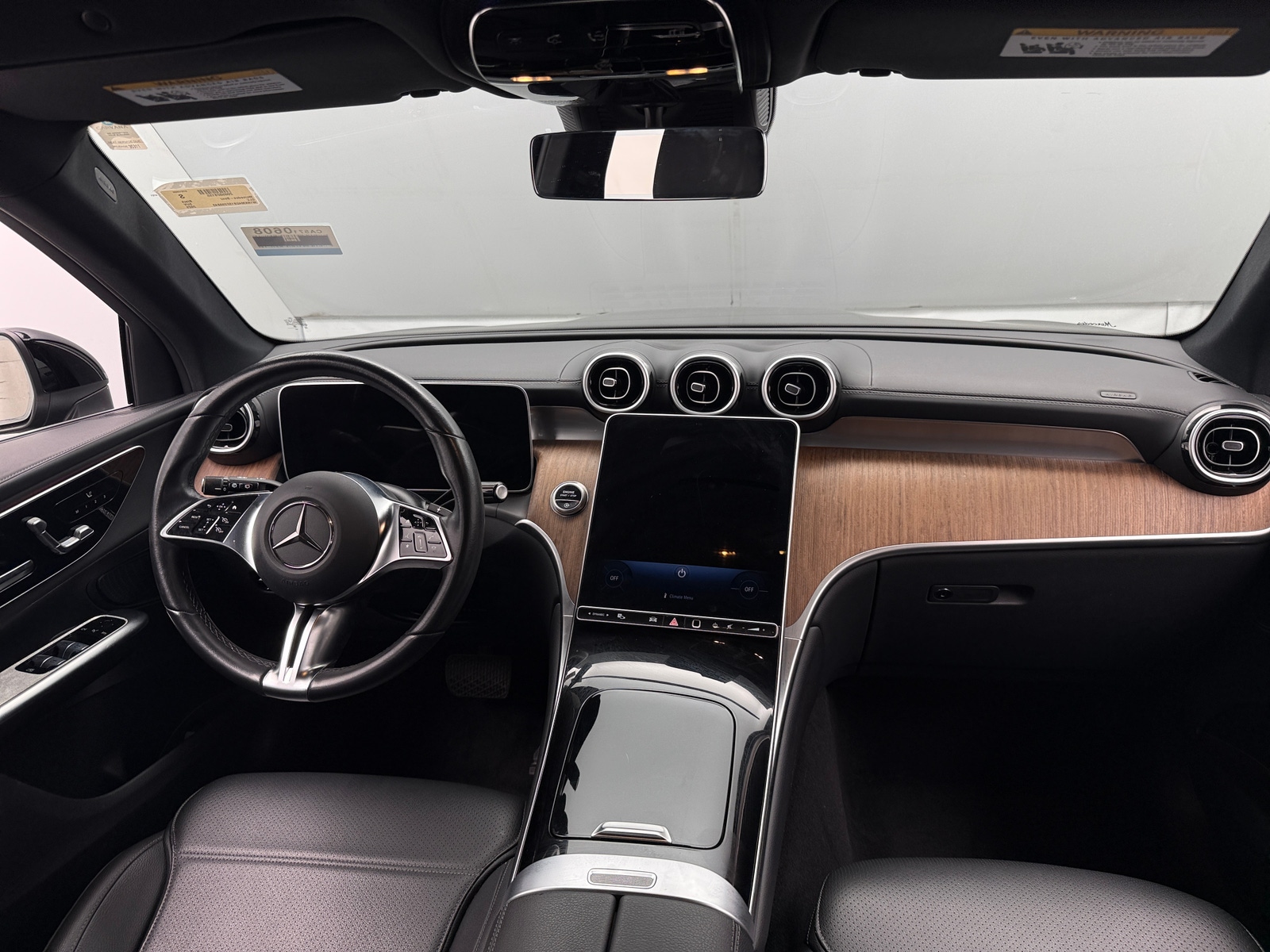 Thumbnail: 2025 Mercedes-Benz GLC - 2