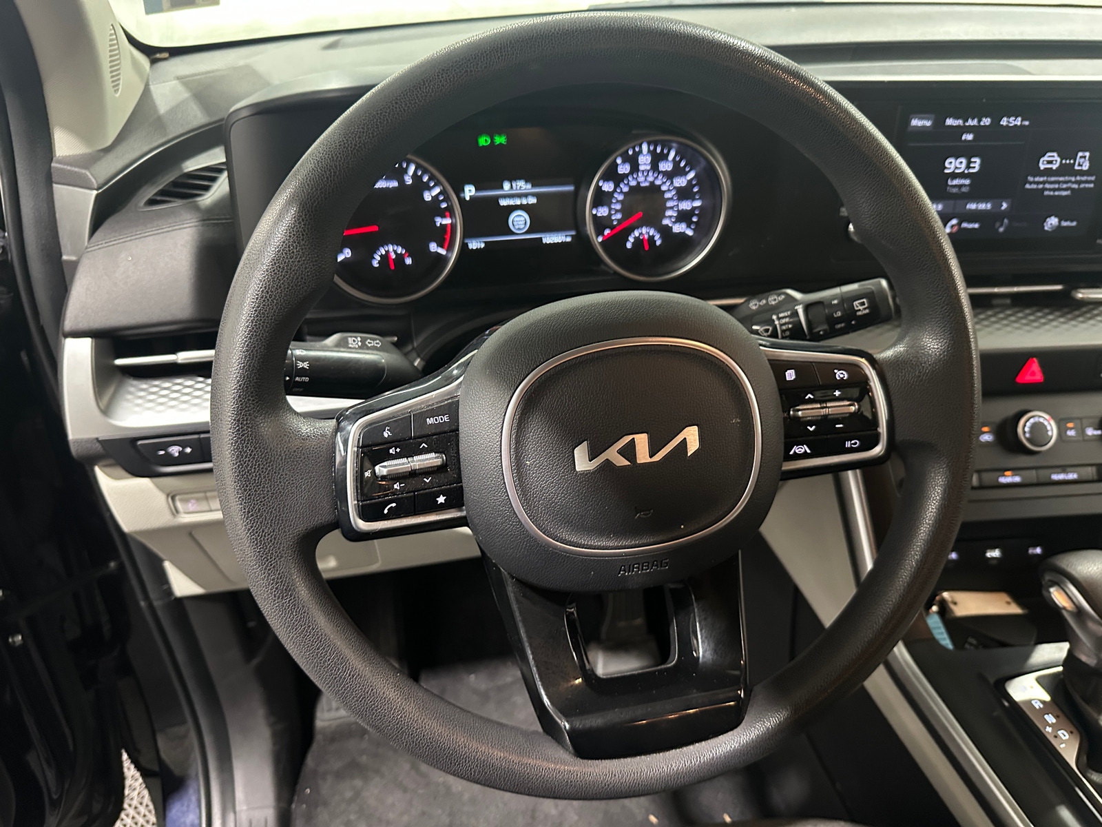 Thumbnail: 2022 Kia Carnival - 5