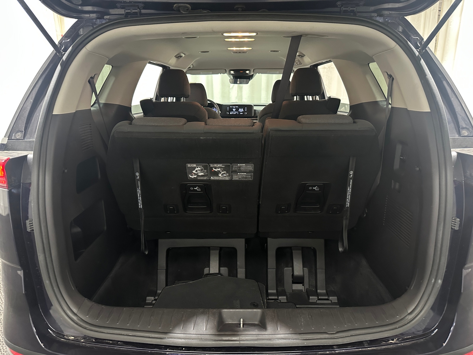 Thumbnail: 2022 Kia Carnival - 7