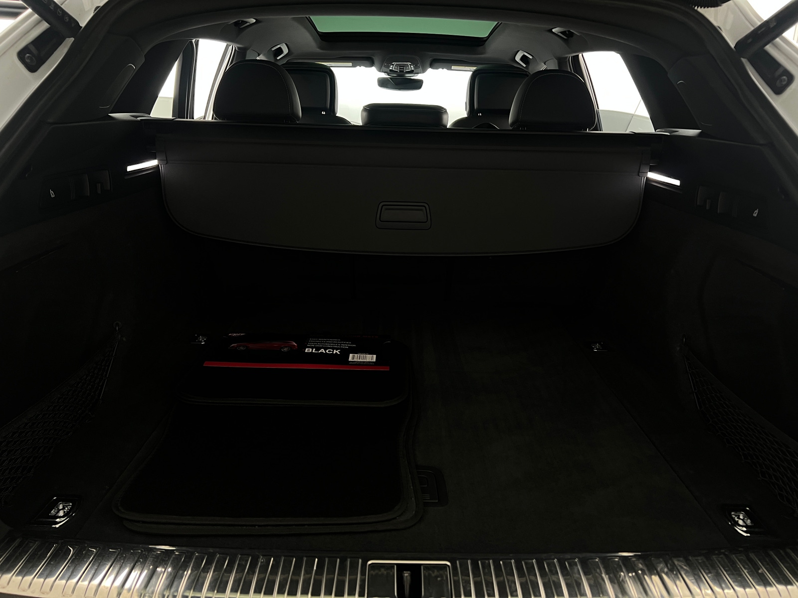 Thumbnail: 2022 Audi e-tron - 6