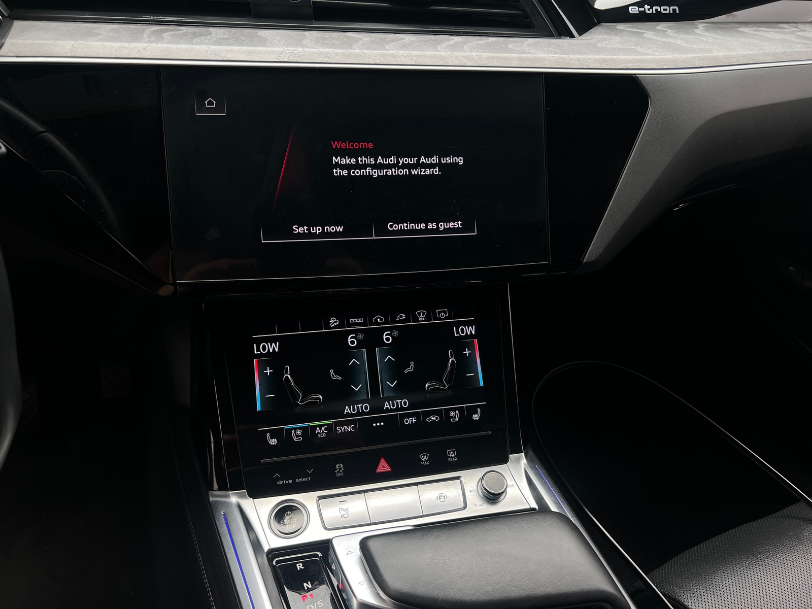 Thumbnail: 2022 Audi e-tron - 3