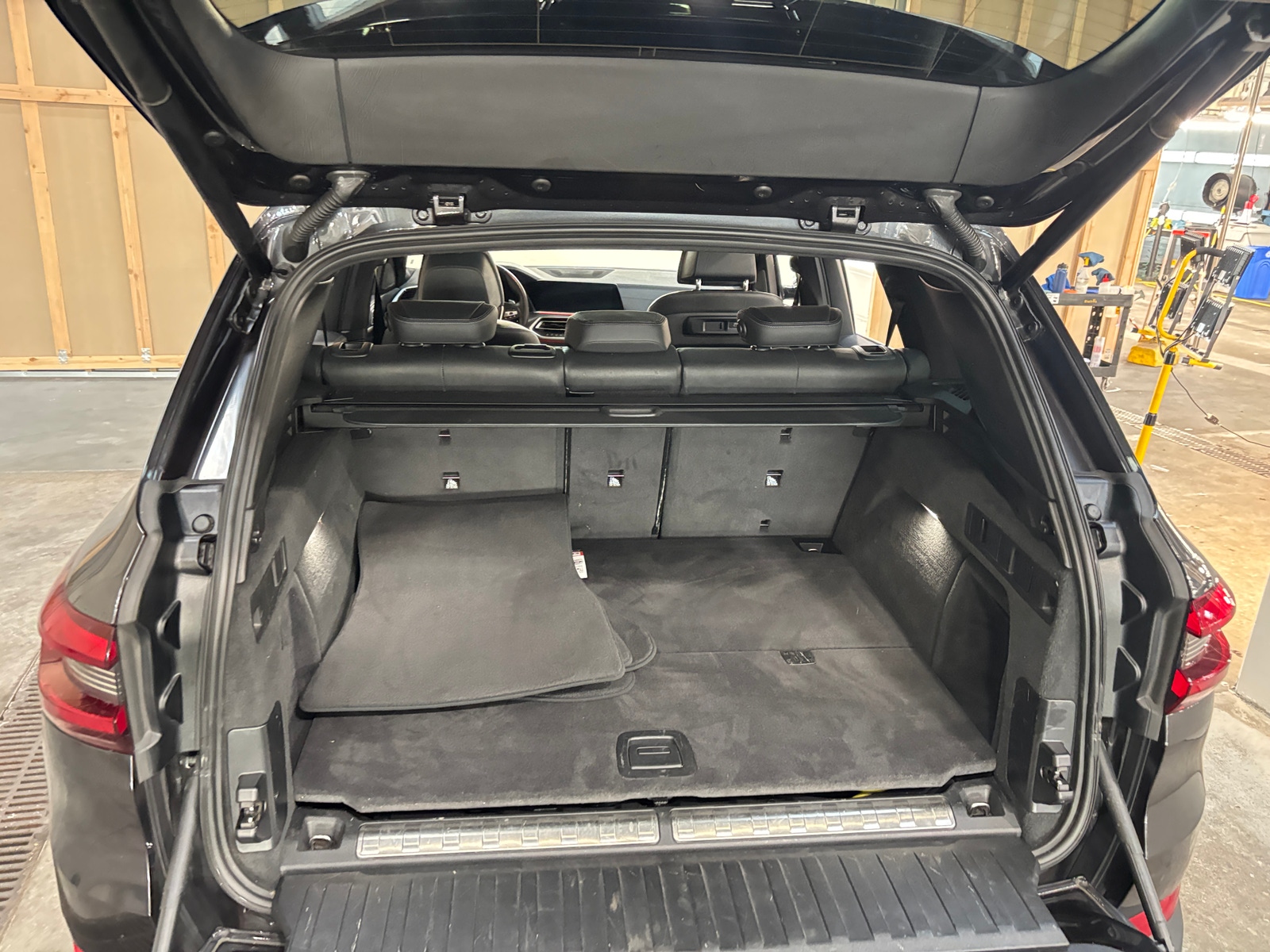 Thumbnail: 2021 BMW X5 - 6