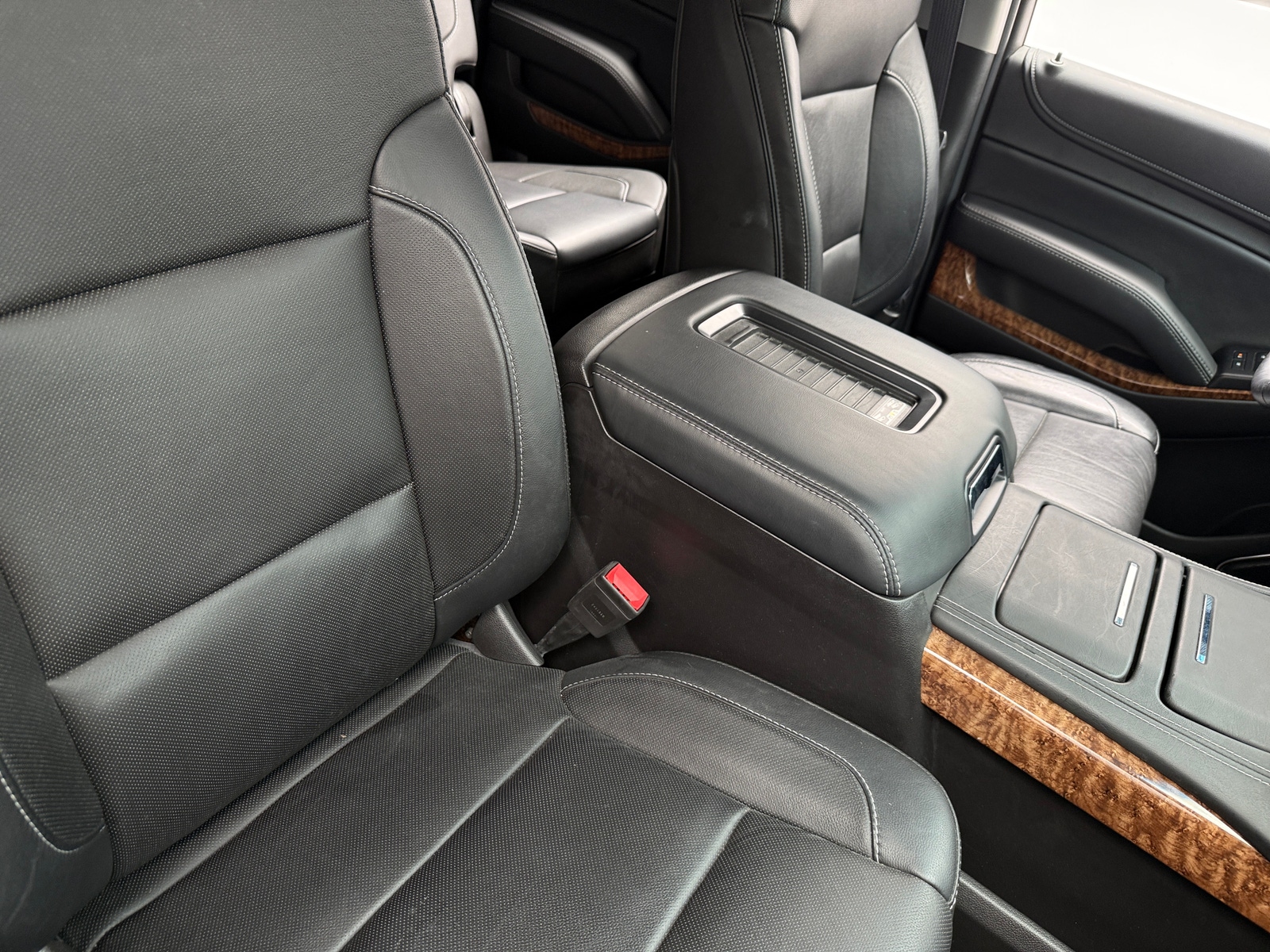 Thumbnail: 2016 Chevrolet Suburban - 5