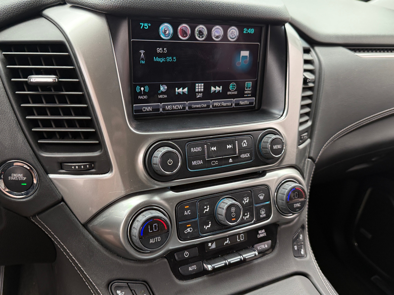 Thumbnail: 2016 Chevrolet Suburban - 3