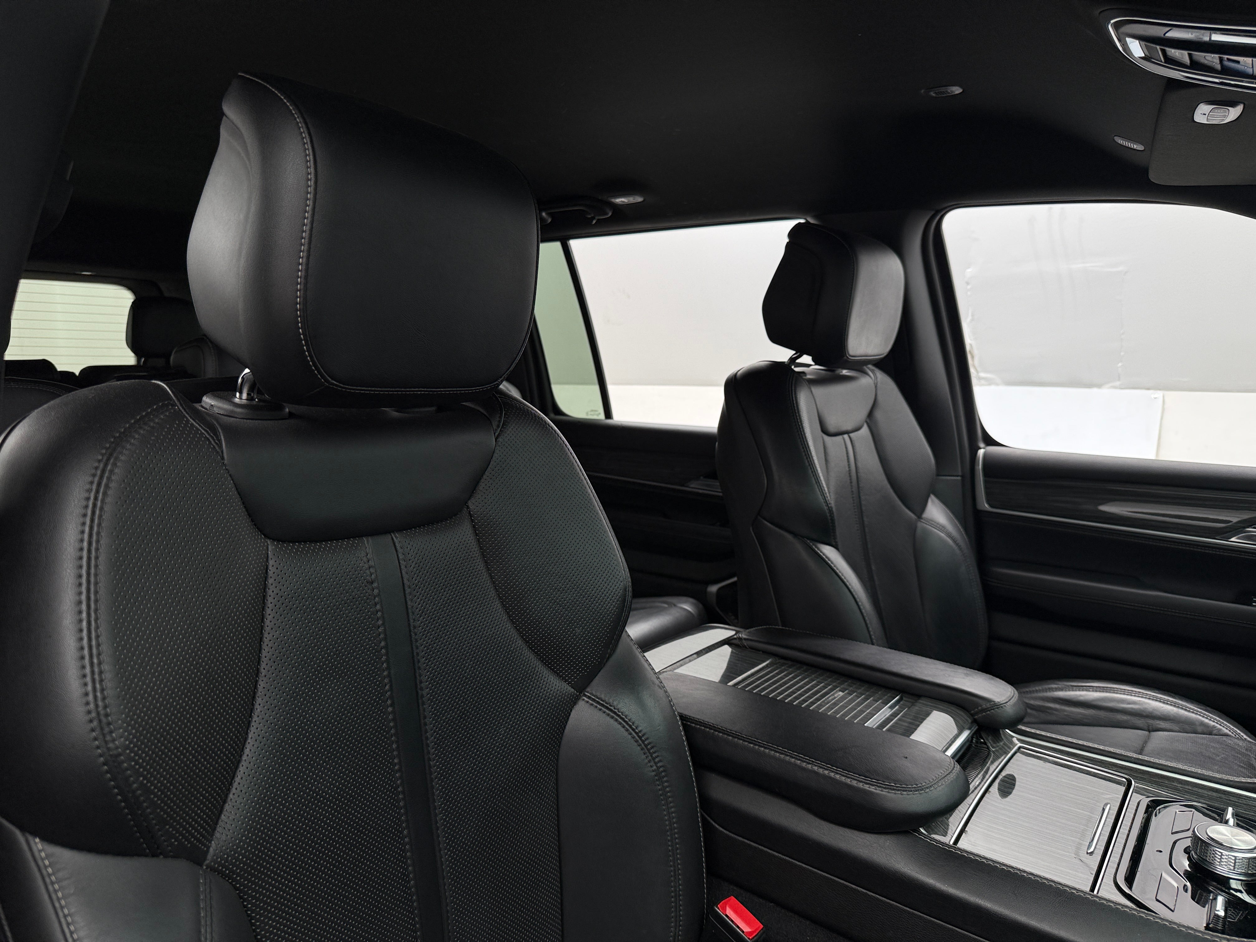 2022 Jeep Wagoneer