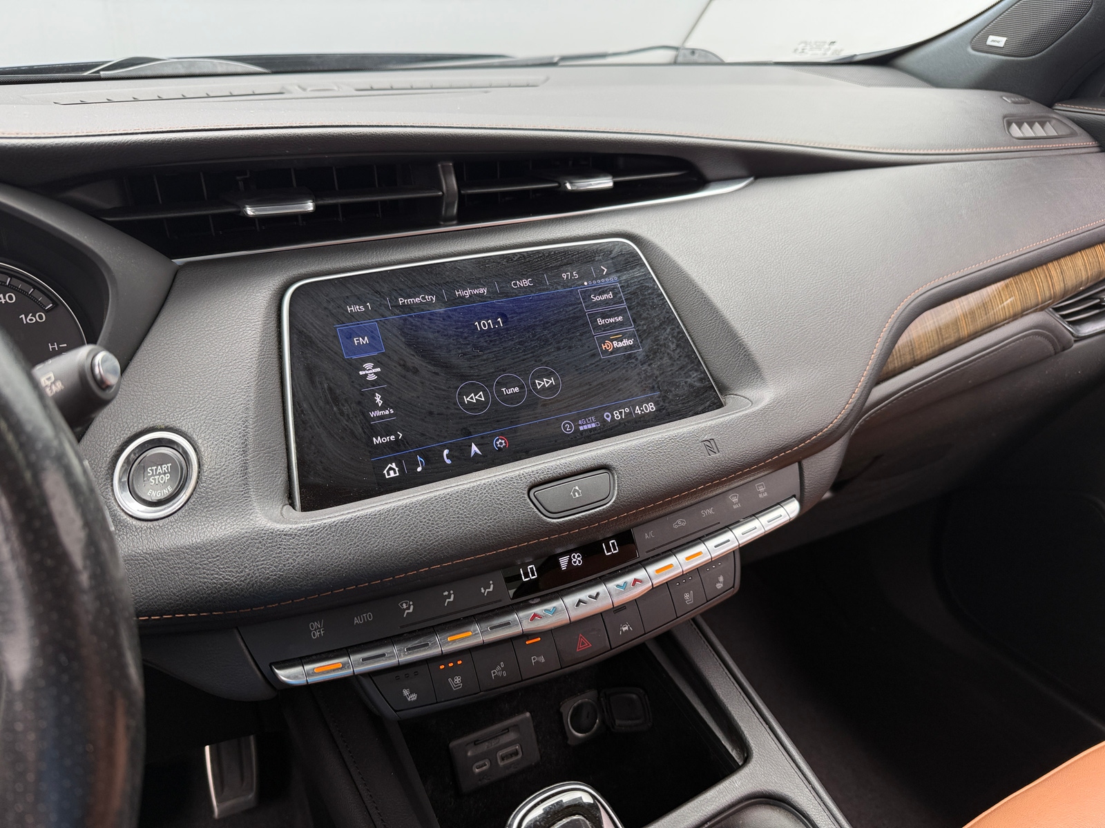 Thumbnail: 2020 Cadillac XT4 - 3