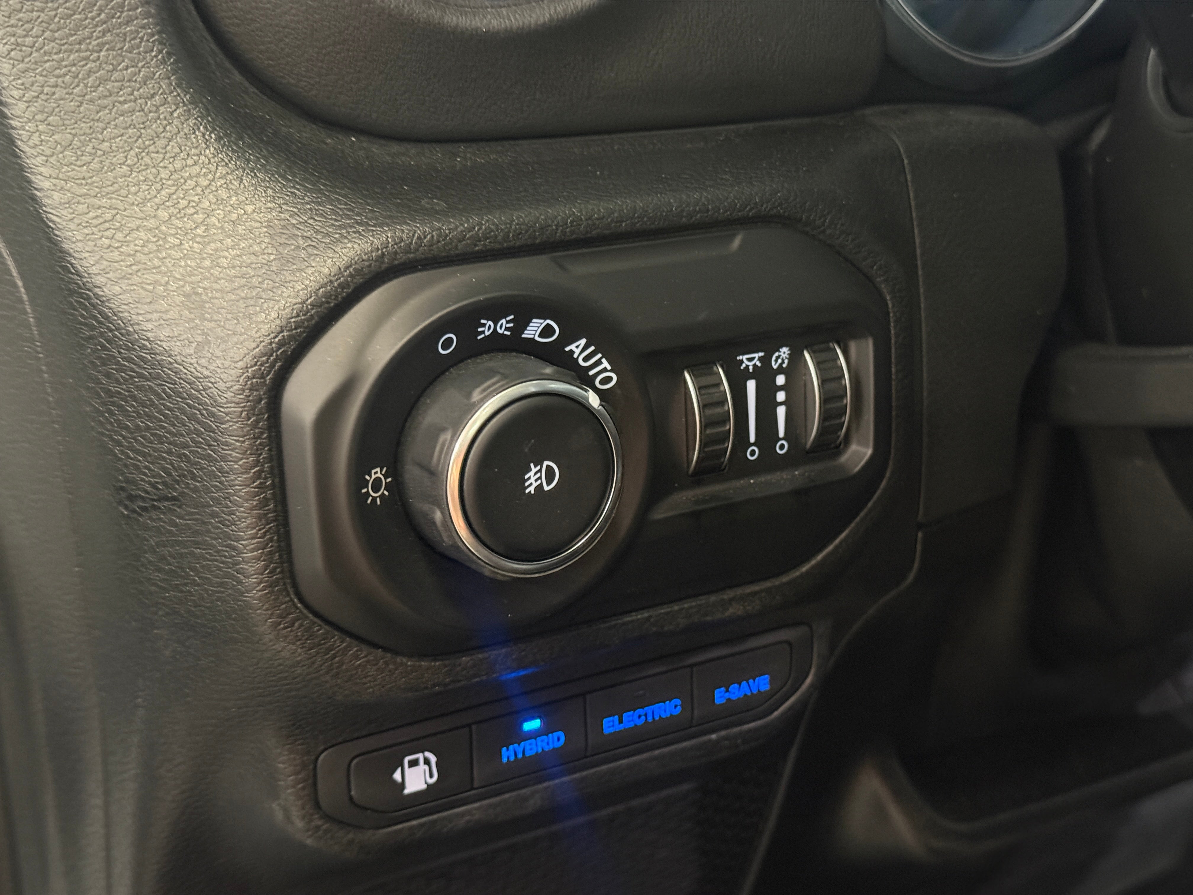 2021 Jeep Wrangler Unlimited Sahara 4XE - Photo 7
