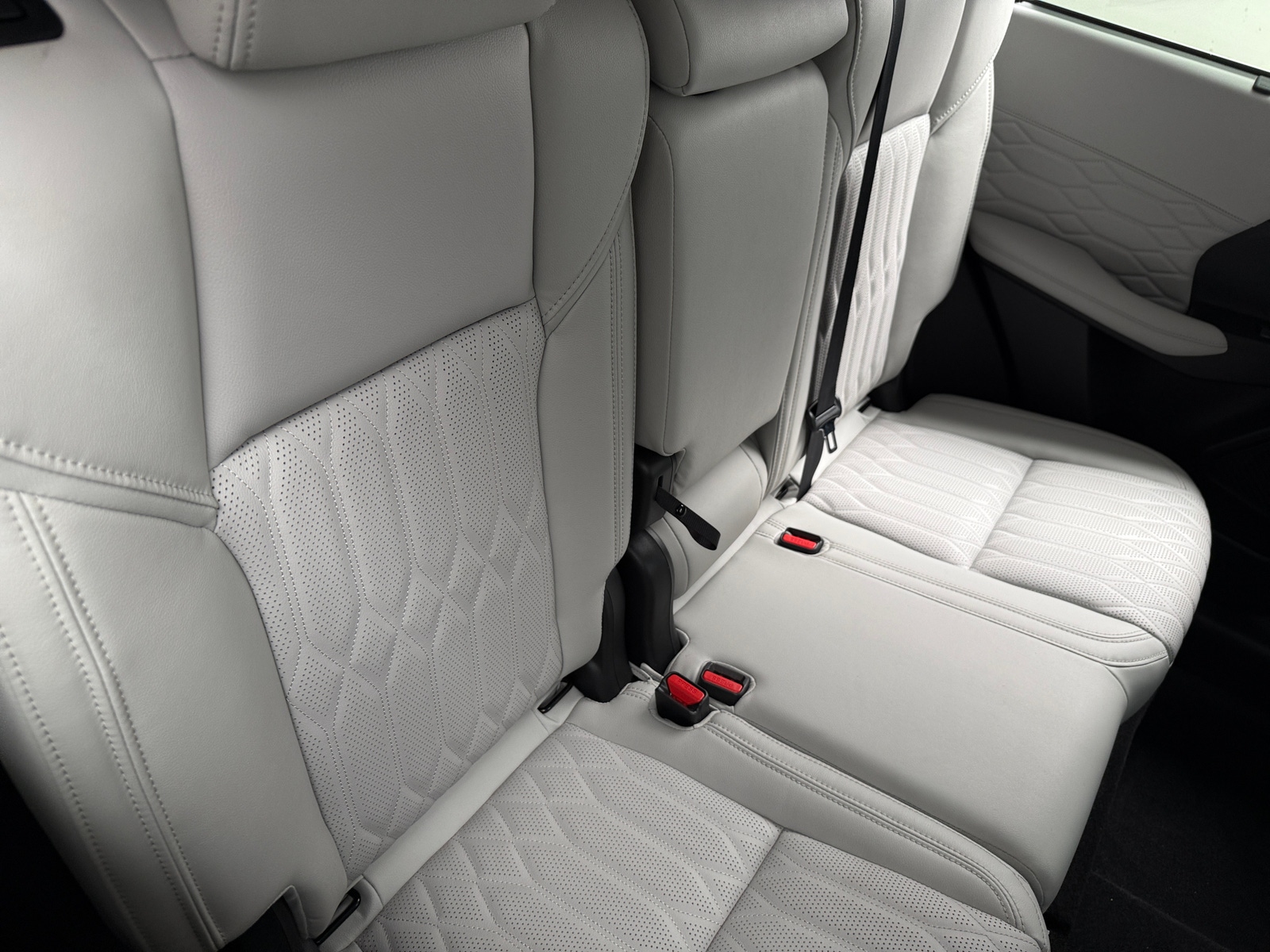 Thumbnail: 2025 Mitsubishi Outlander - 5