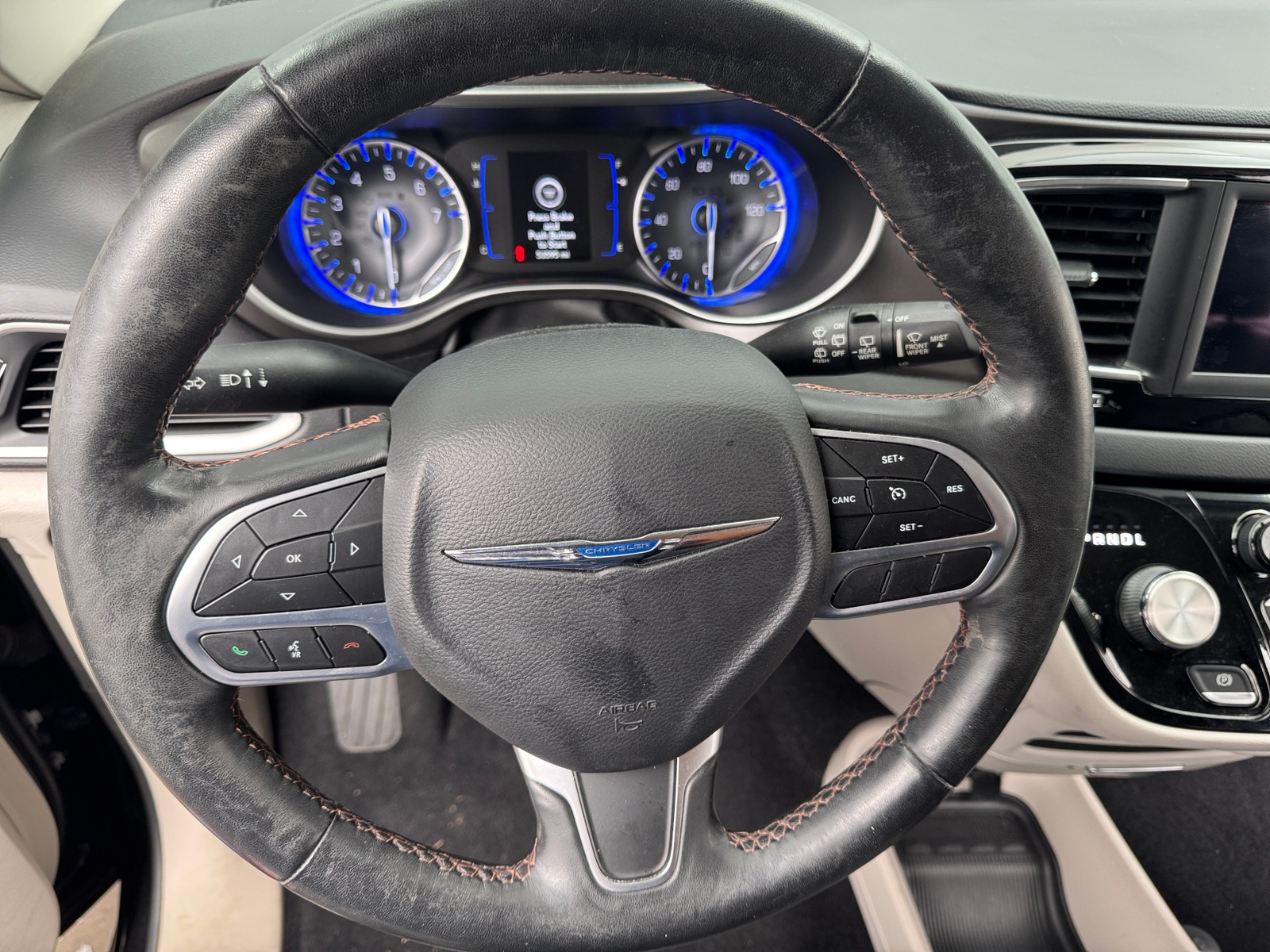 Thumbnail: 2020 Chrysler Pacifica - 4