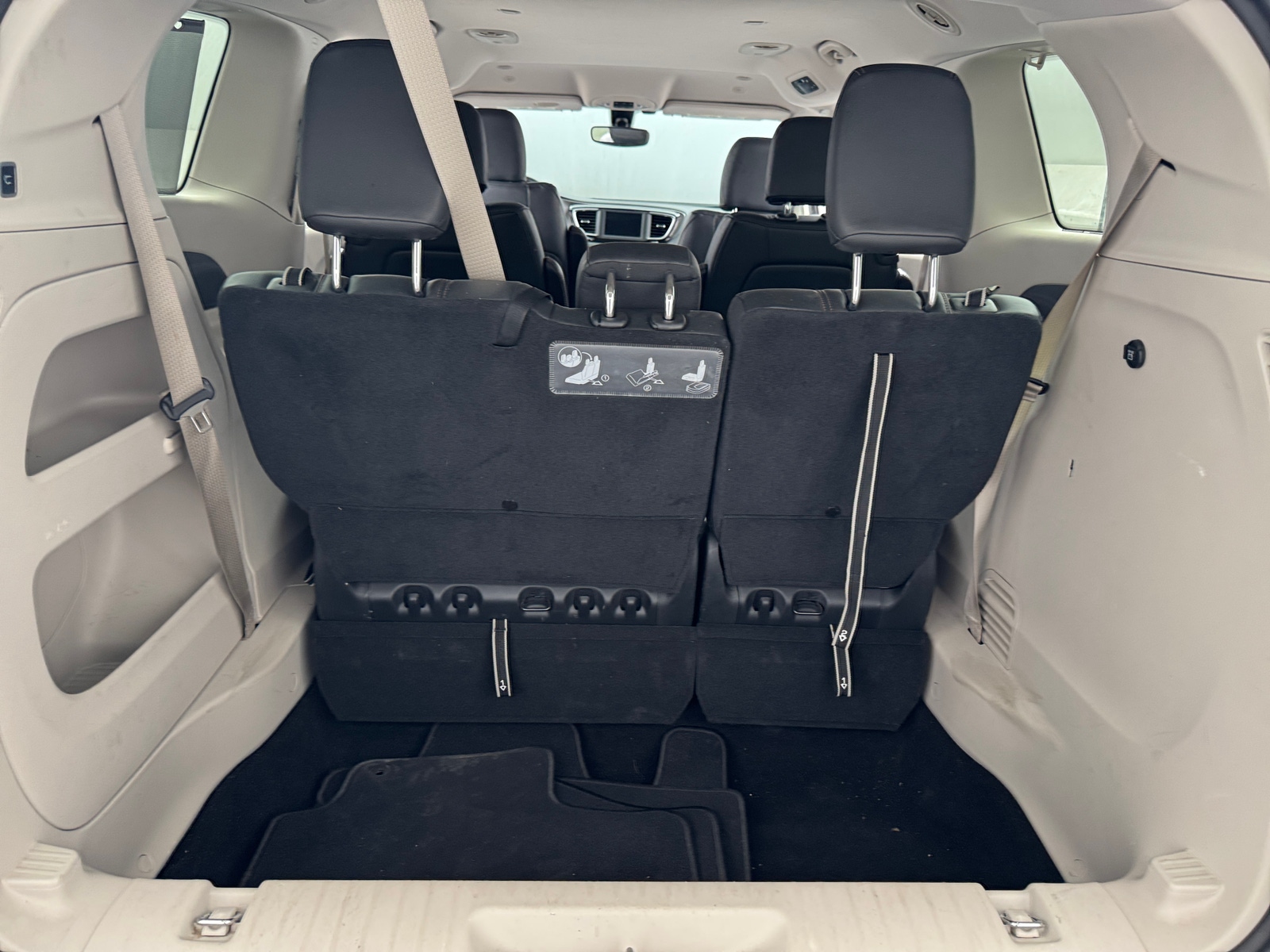 Thumbnail: 2020 Chrysler Pacifica - 6