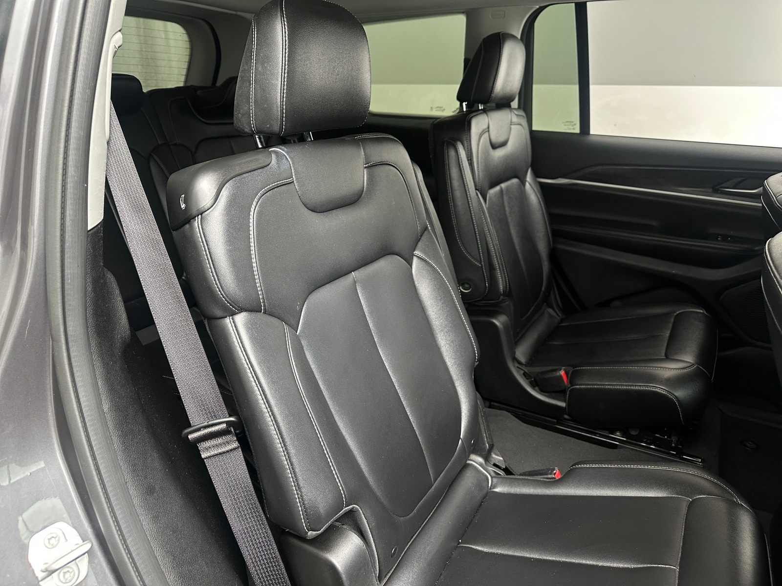 Thumbnail: 2023 Jeep Grand Cherokee L - 5
