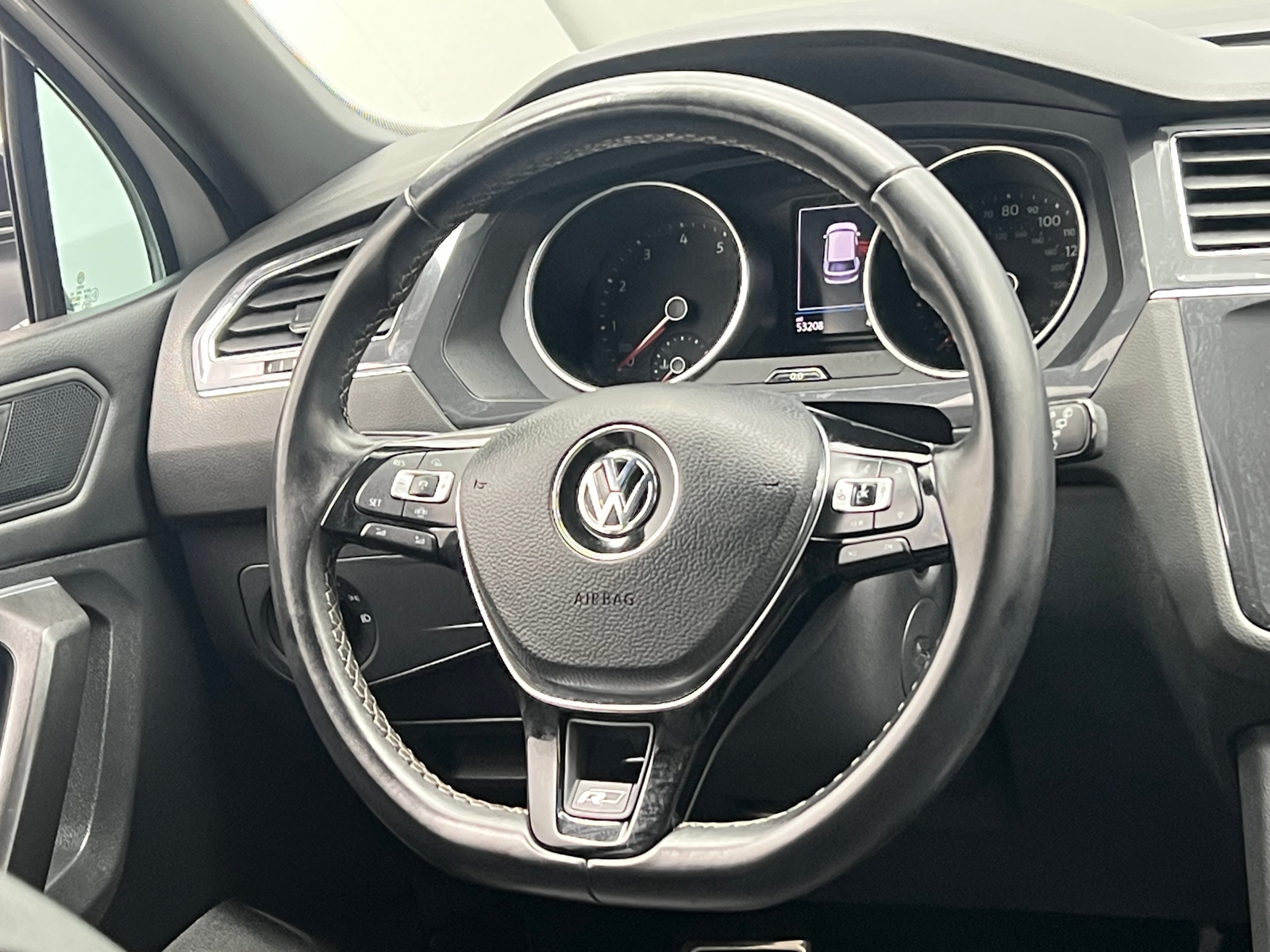 Thumbnail: 2021 Volkswagen Tiguan - 4