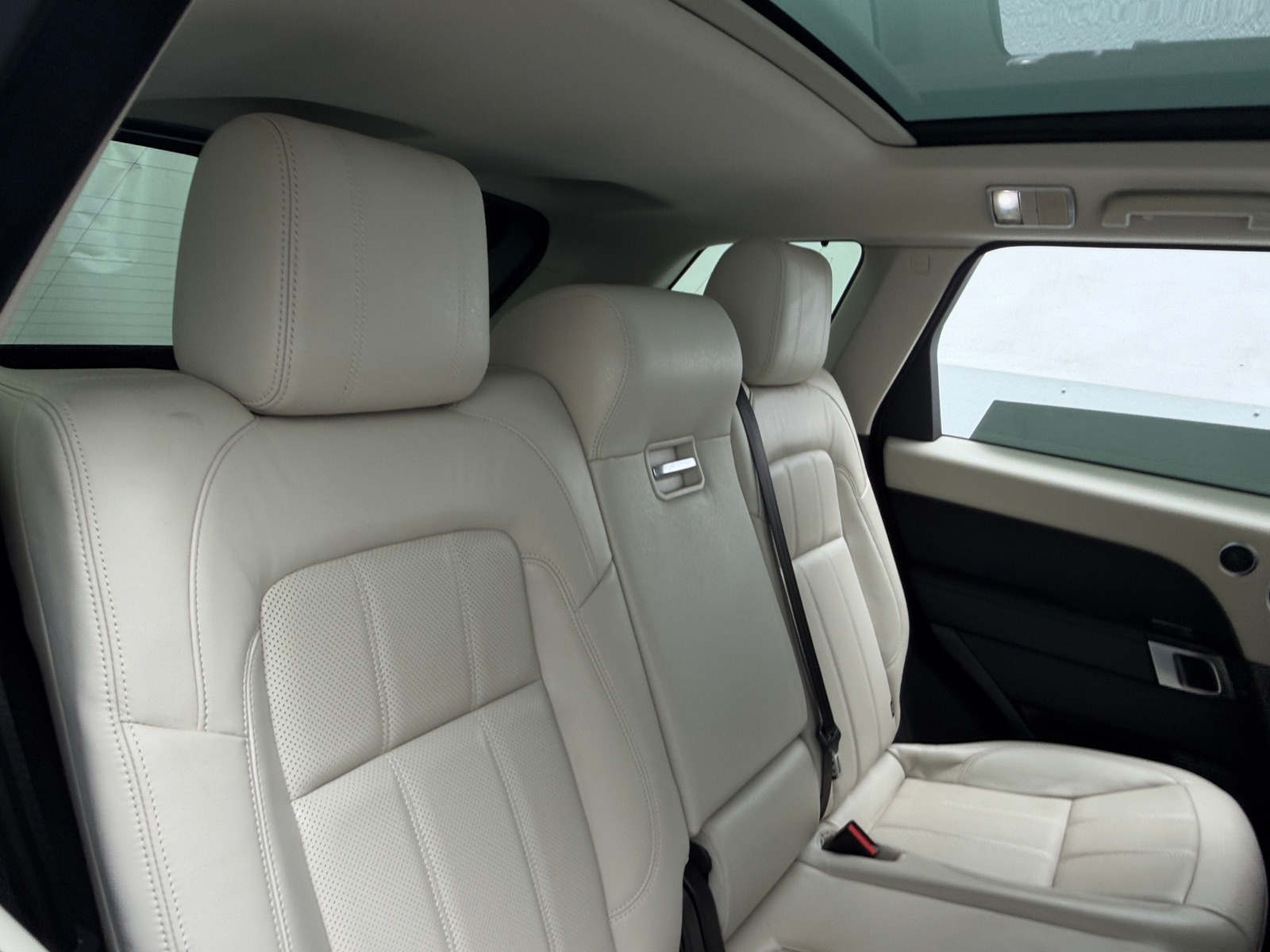 Thumbnail: 2022 Land Rover Range Rover Sport - 5