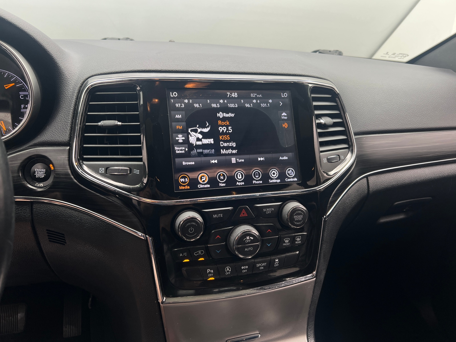 Thumbnail: 2021 Jeep Grand Cherokee - 3