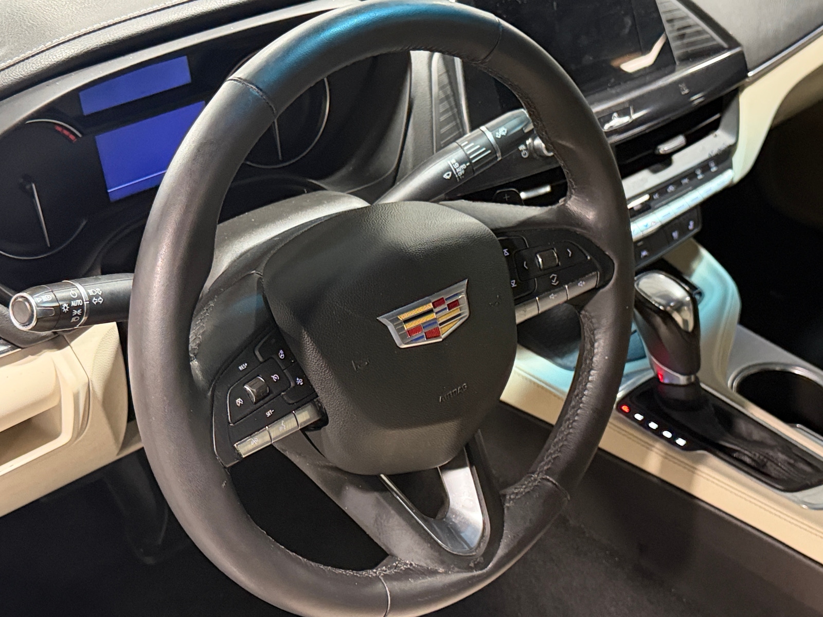 Thumbnail: 2020 Cadillac CT4 - 4