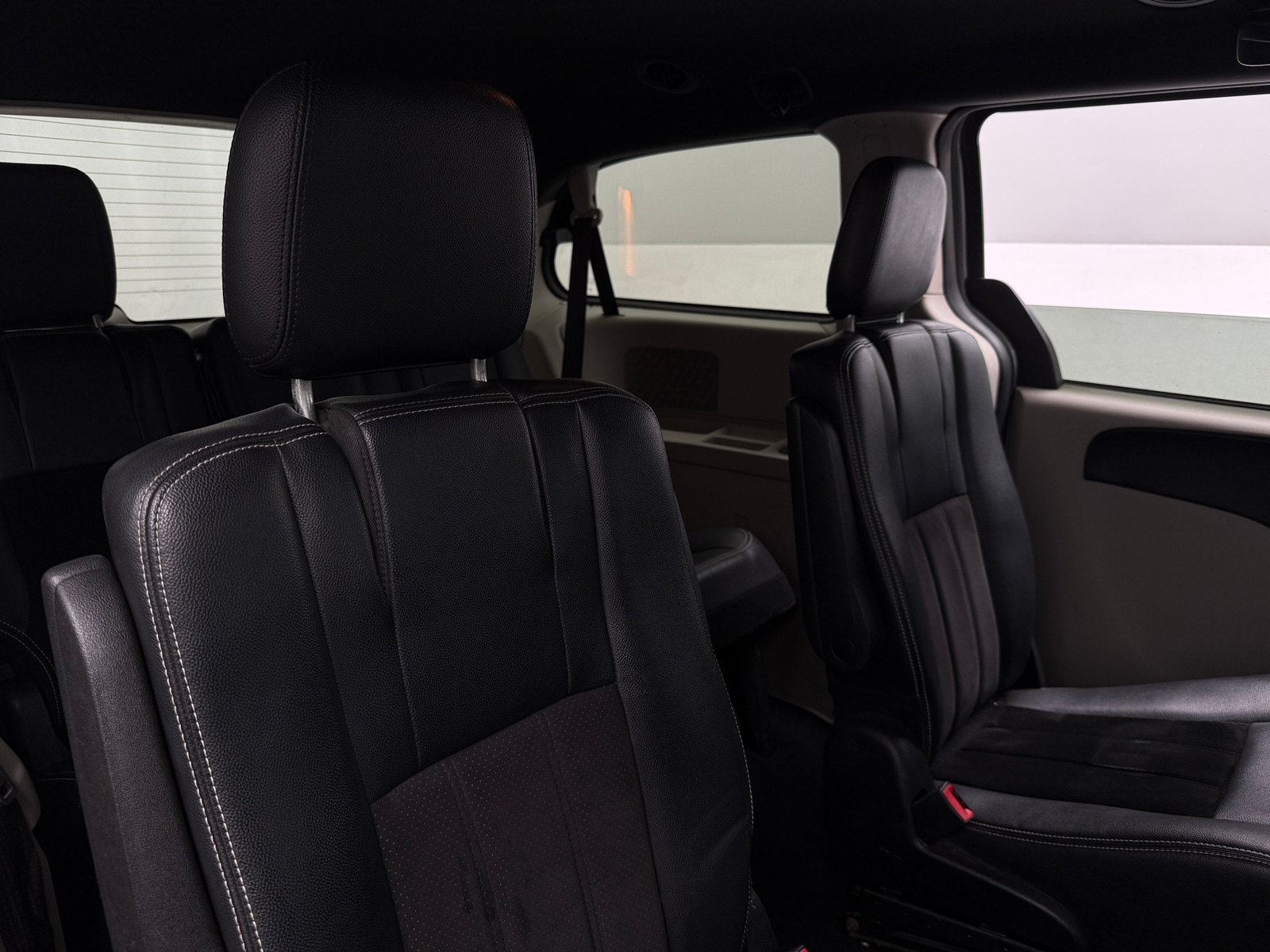 Thumbnail: 2017 Dodge Grand Caravan - 5