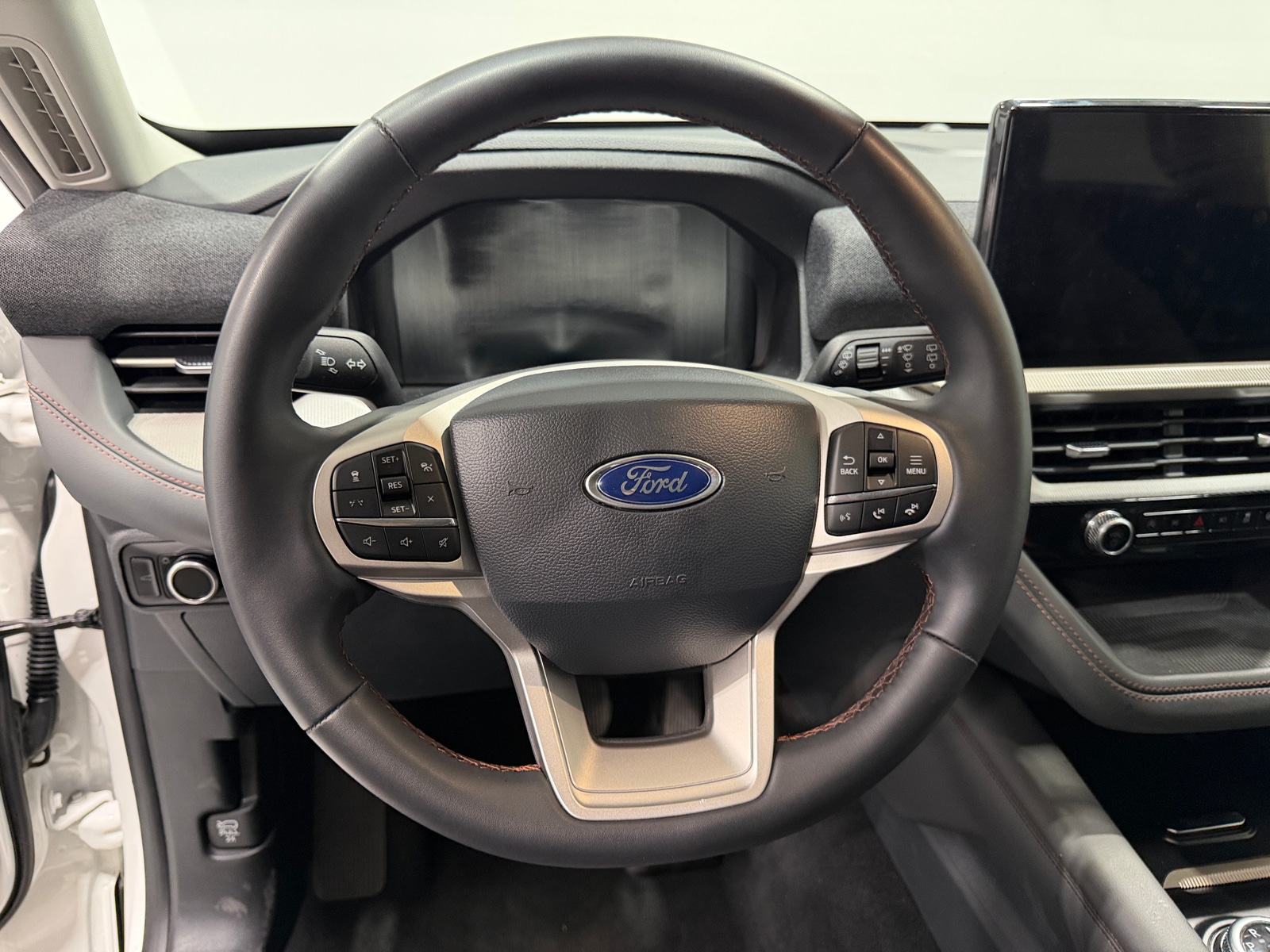 Thumbnail: 2025 Ford Explorer - 5