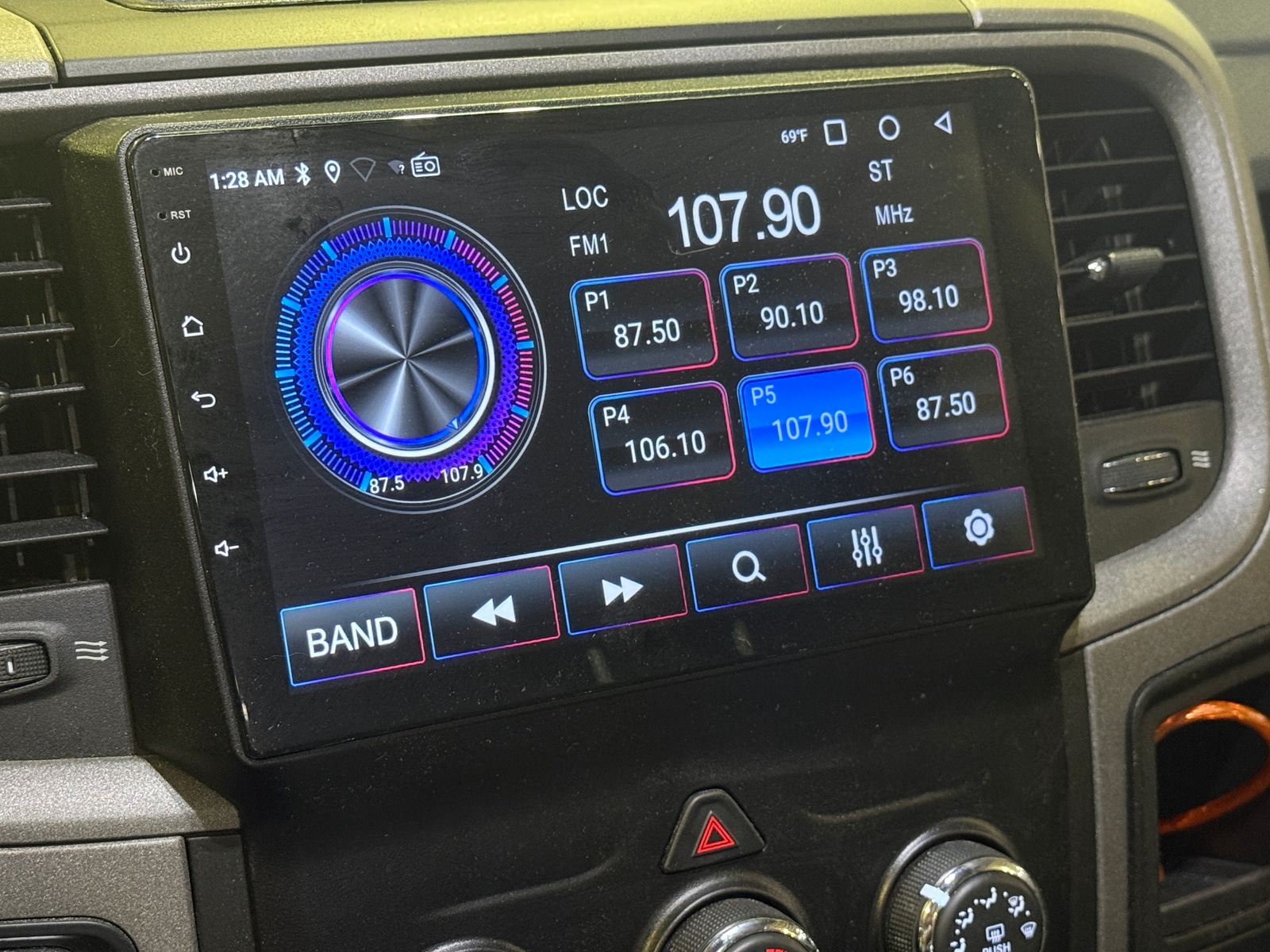 Thumbnail: 2019 RAM 1500 Classic - 4
