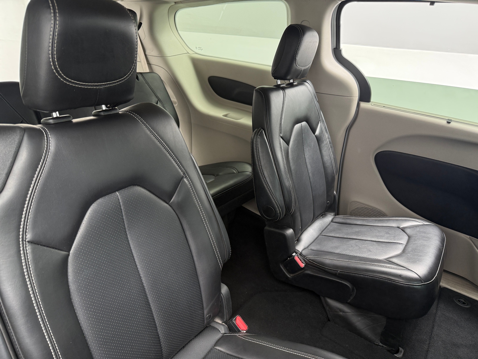 Thumbnail: 2024 Chrysler Pacifica - 5