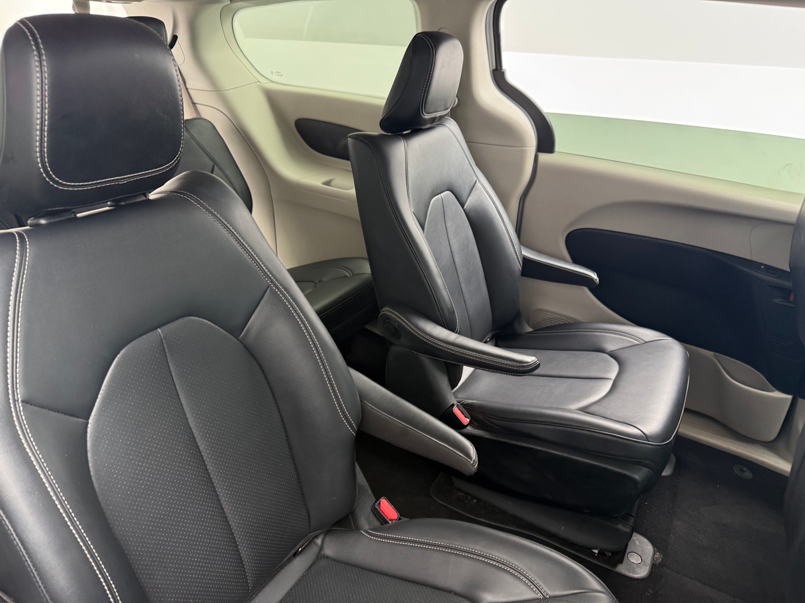 Thumbnail: 2024 Chrysler Pacifica - 5