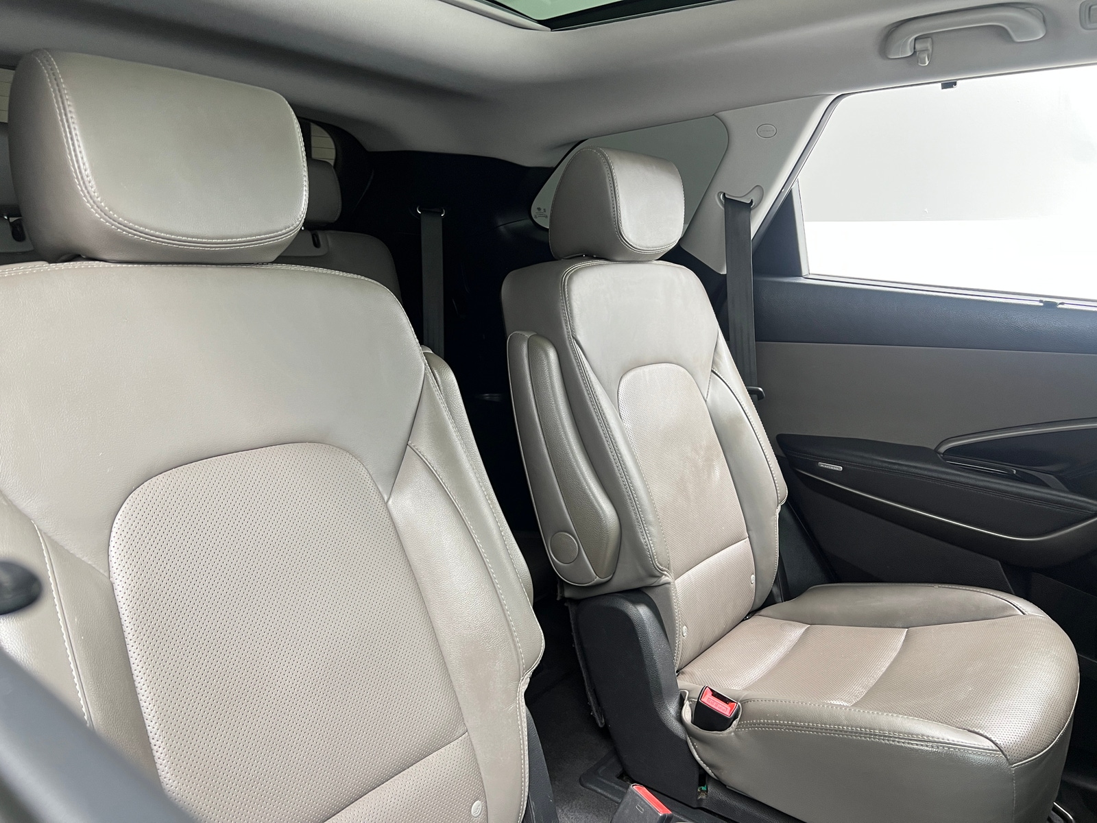 Thumbnail: 2019 Hyundai Santa Fe - 6