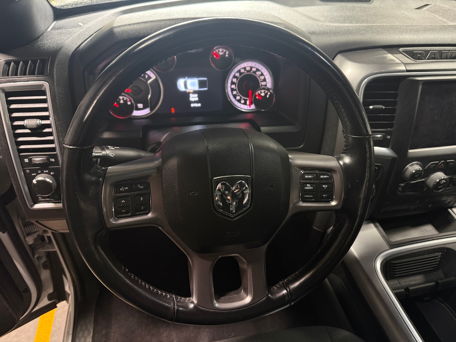 Thumbnail: 2022 RAM 1500 Classic - 5