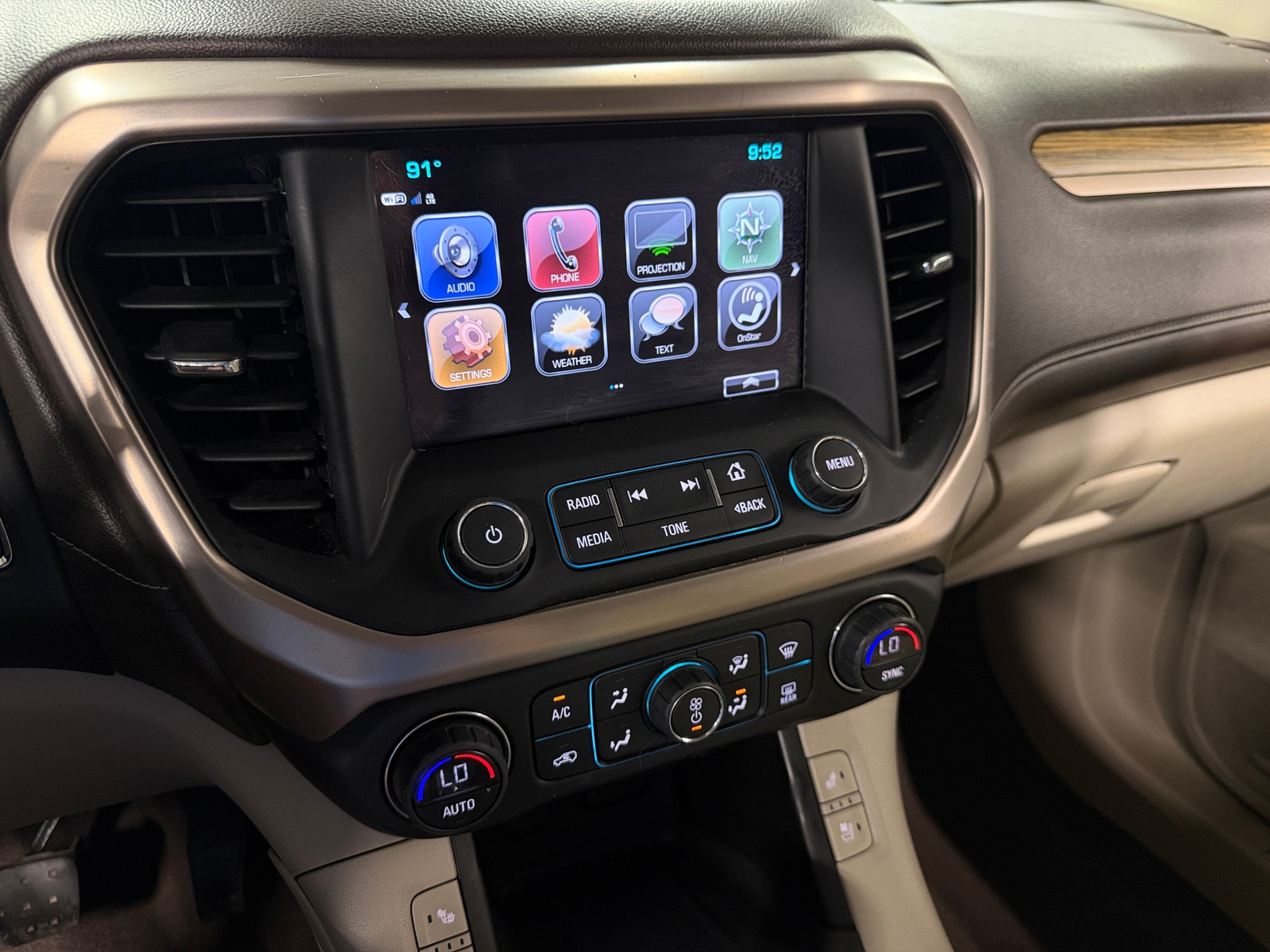 Thumbnail: 2017 GMC Acadia - 3