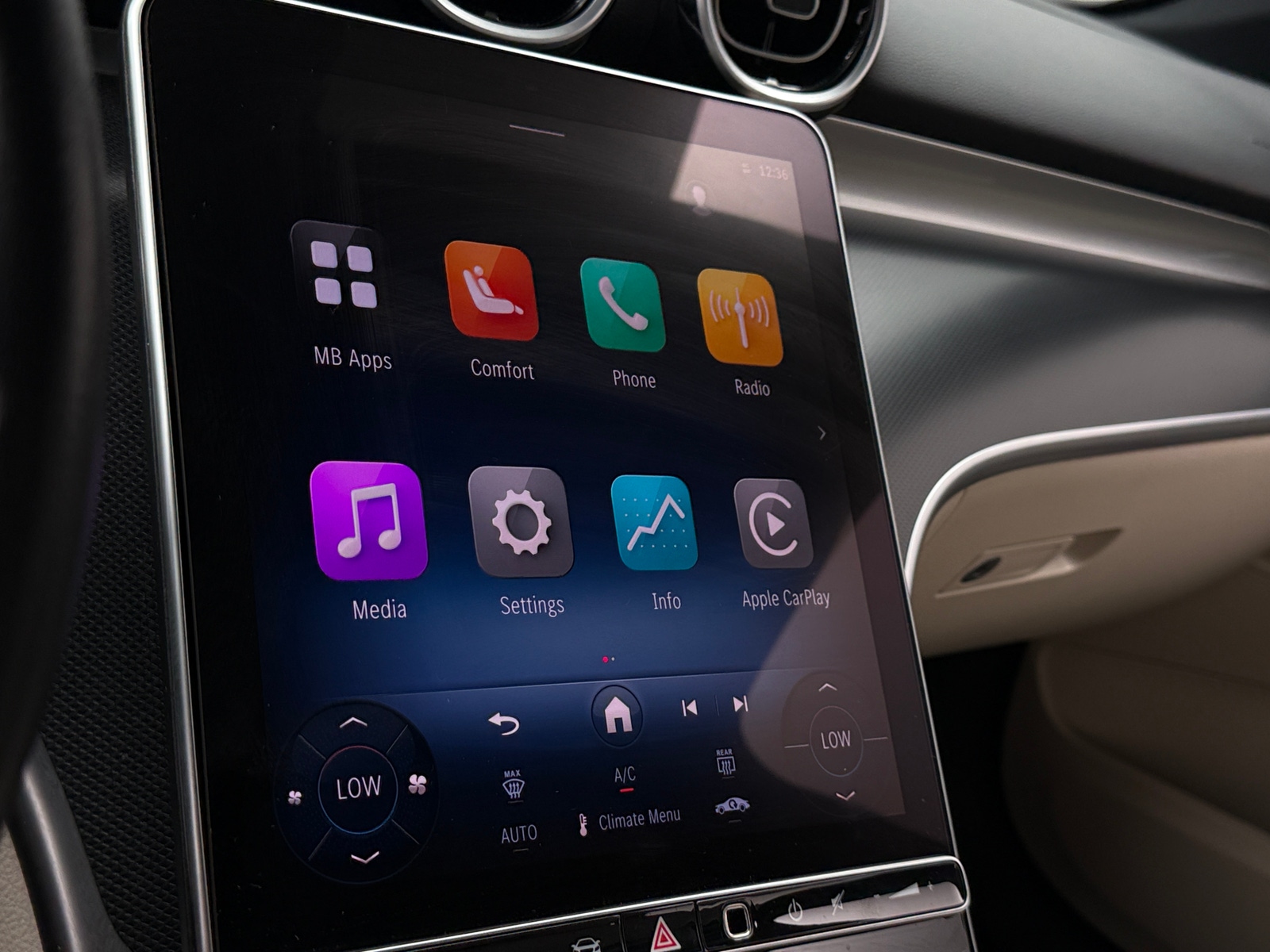 Thumbnail: 2025 Mercedes-Benz C-Class - 3