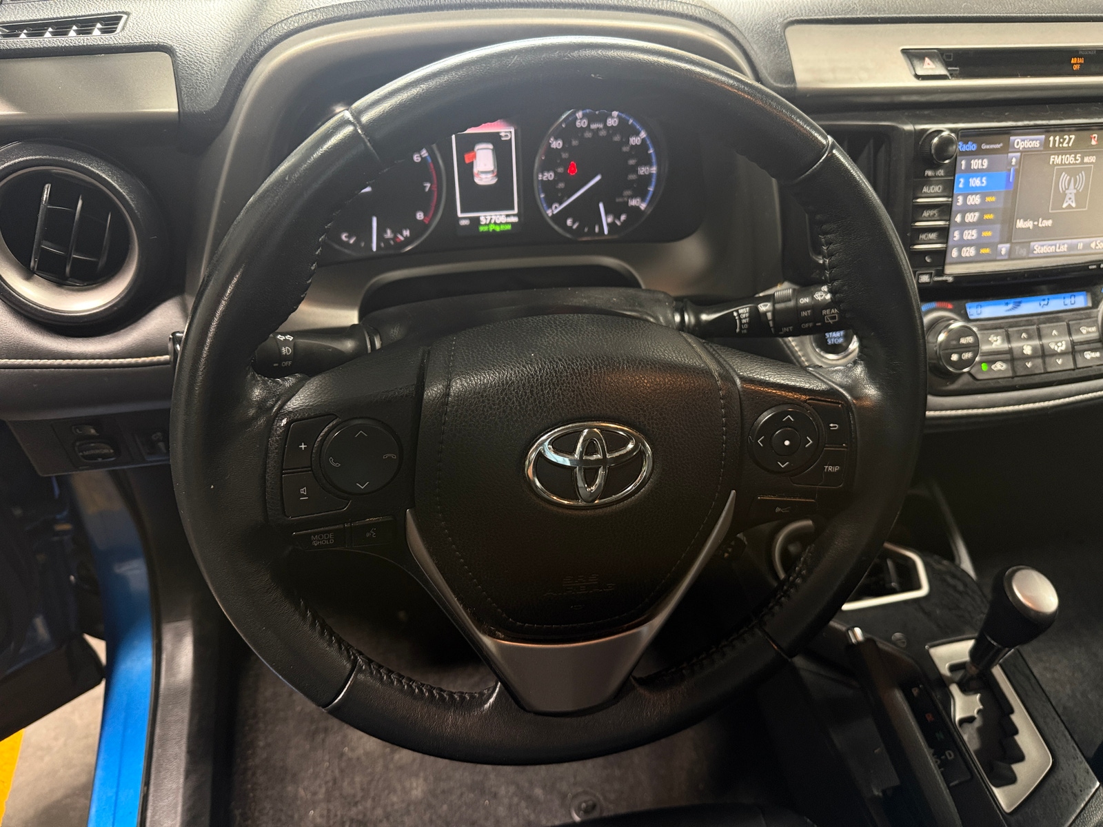 Thumbnail: 2017 Toyota RAV4 - 4