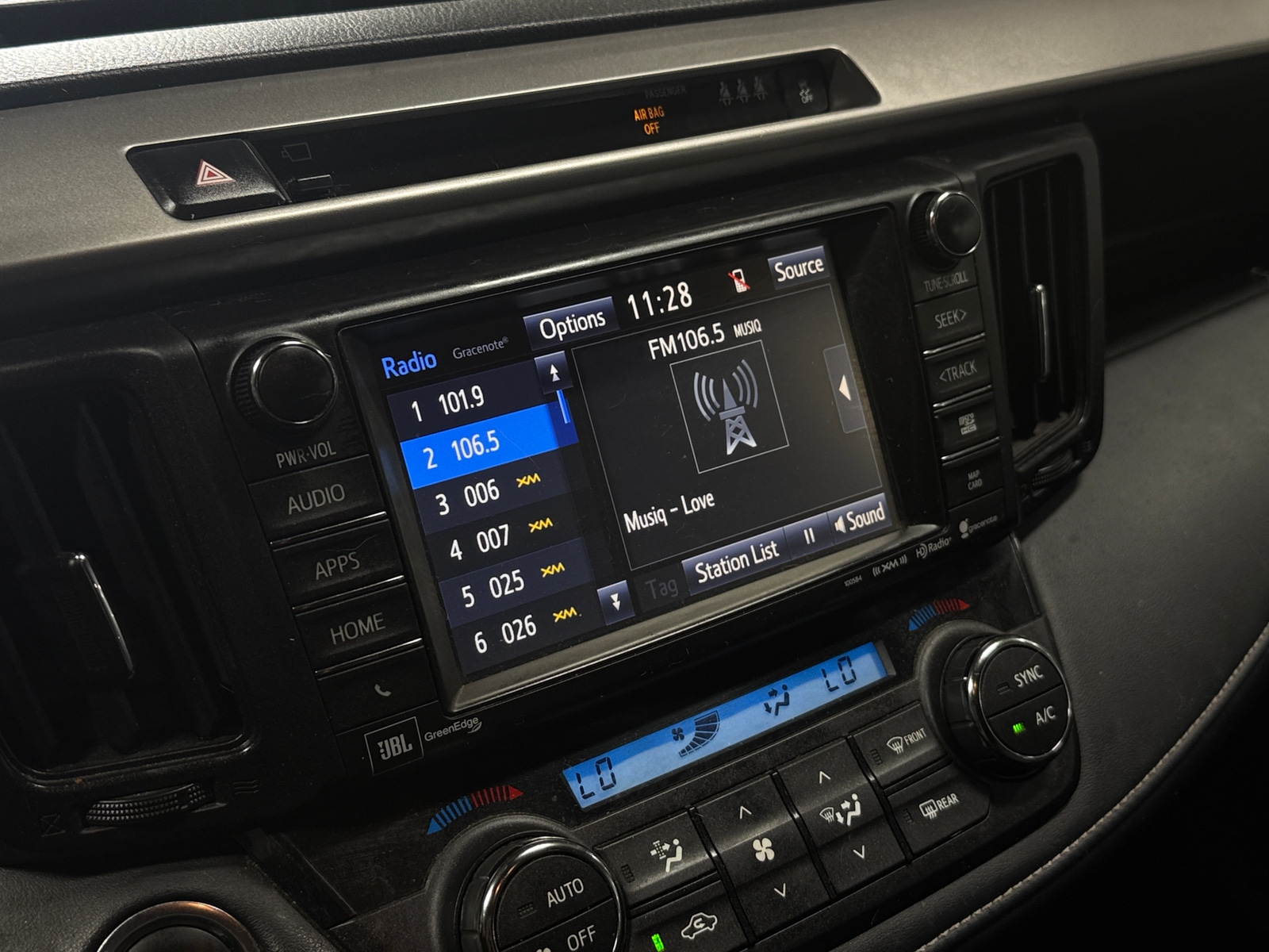 Thumbnail: 2017 Toyota RAV4 - 3