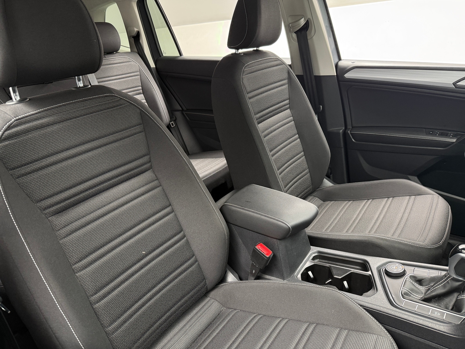 Thumbnail: 2023 Volkswagen Tiguan - 2