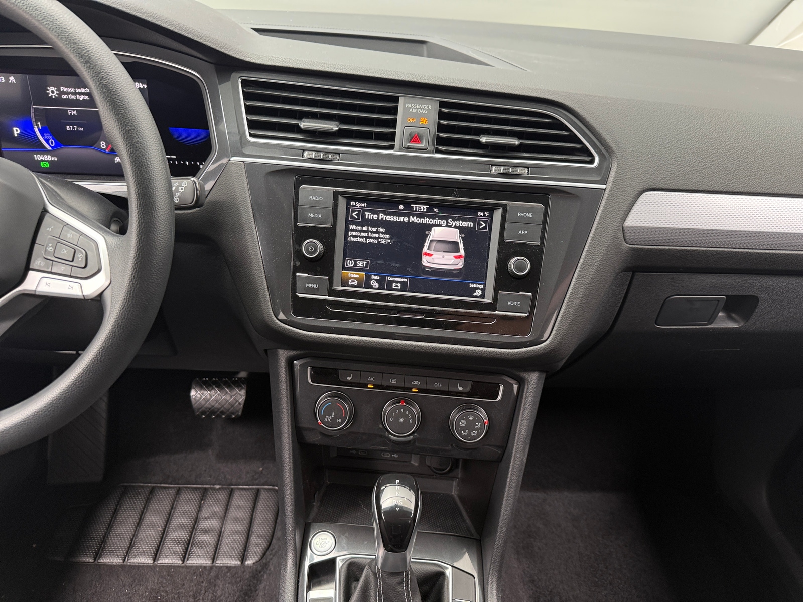 Thumbnail: 2023 Volkswagen Tiguan - 4