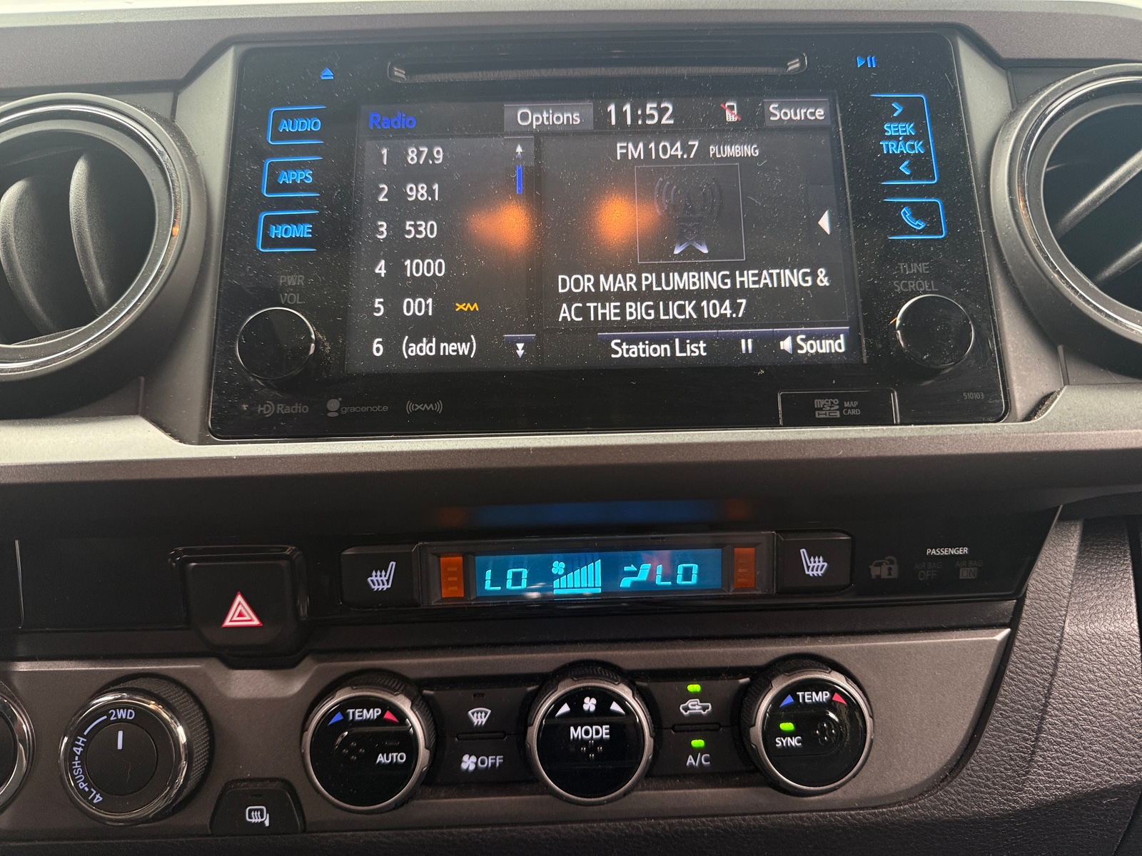 Thumbnail: 2016 Toyota Tacoma - 4