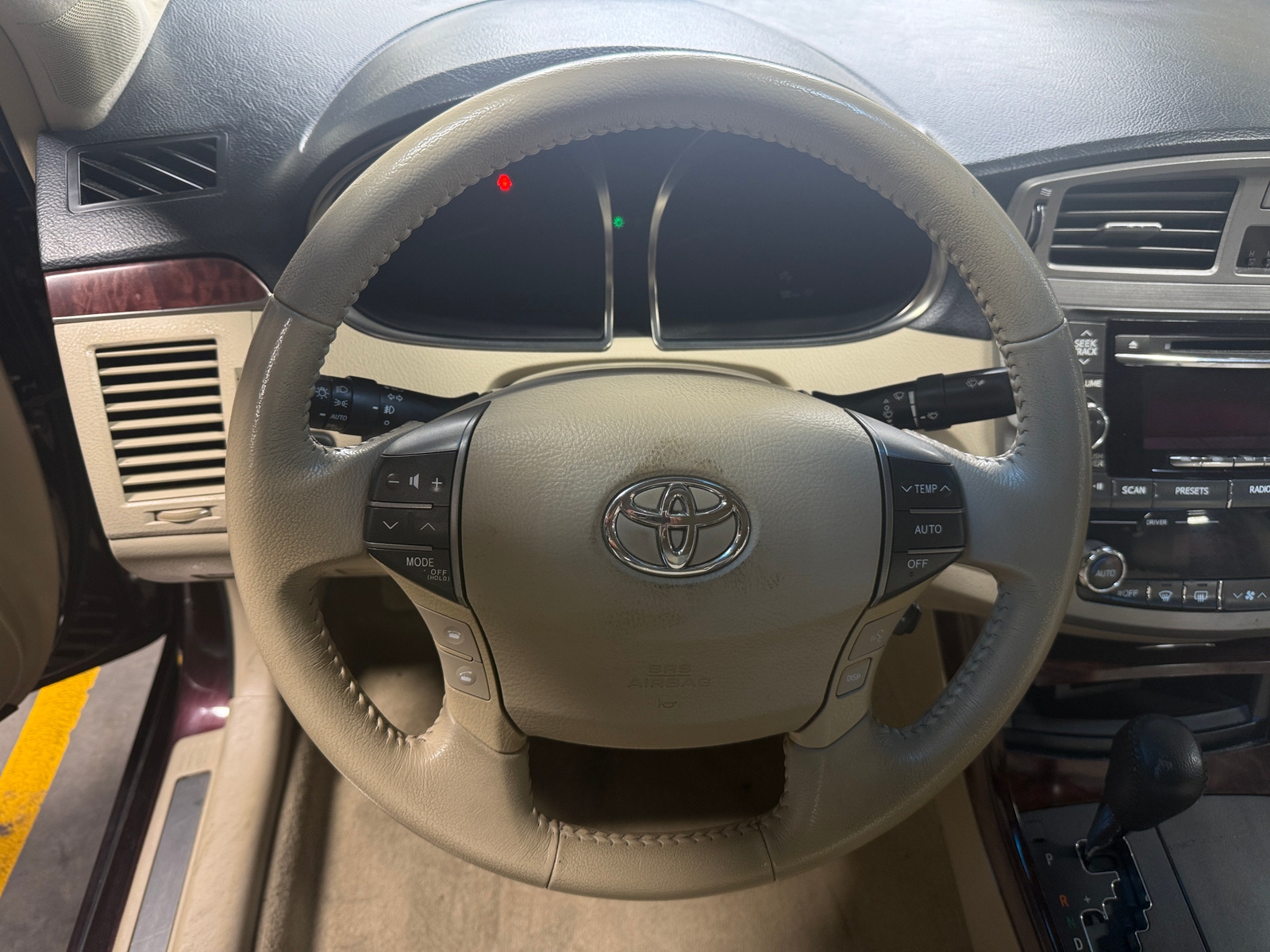 Thumbnail: 2011 Toyota Avalon - 4