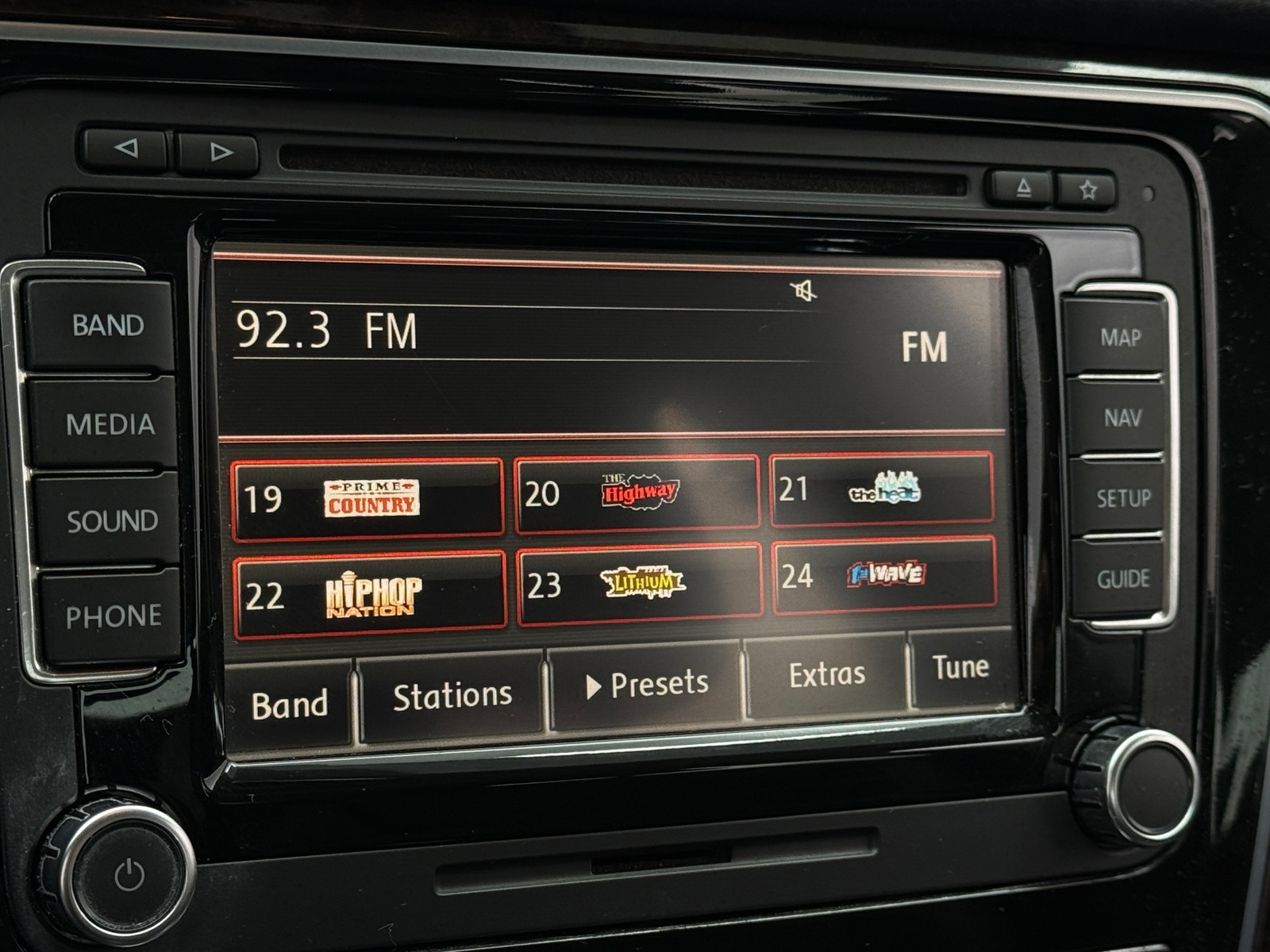 Thumbnail: 2014 Volkswagen Passat - 3