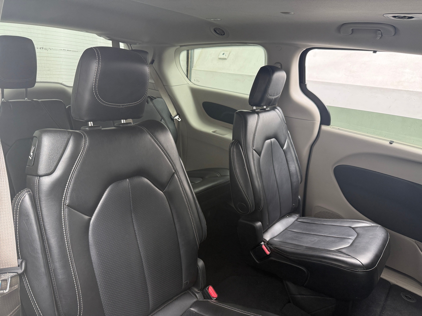 Thumbnail: 2023 Chrysler Pacifica - 5