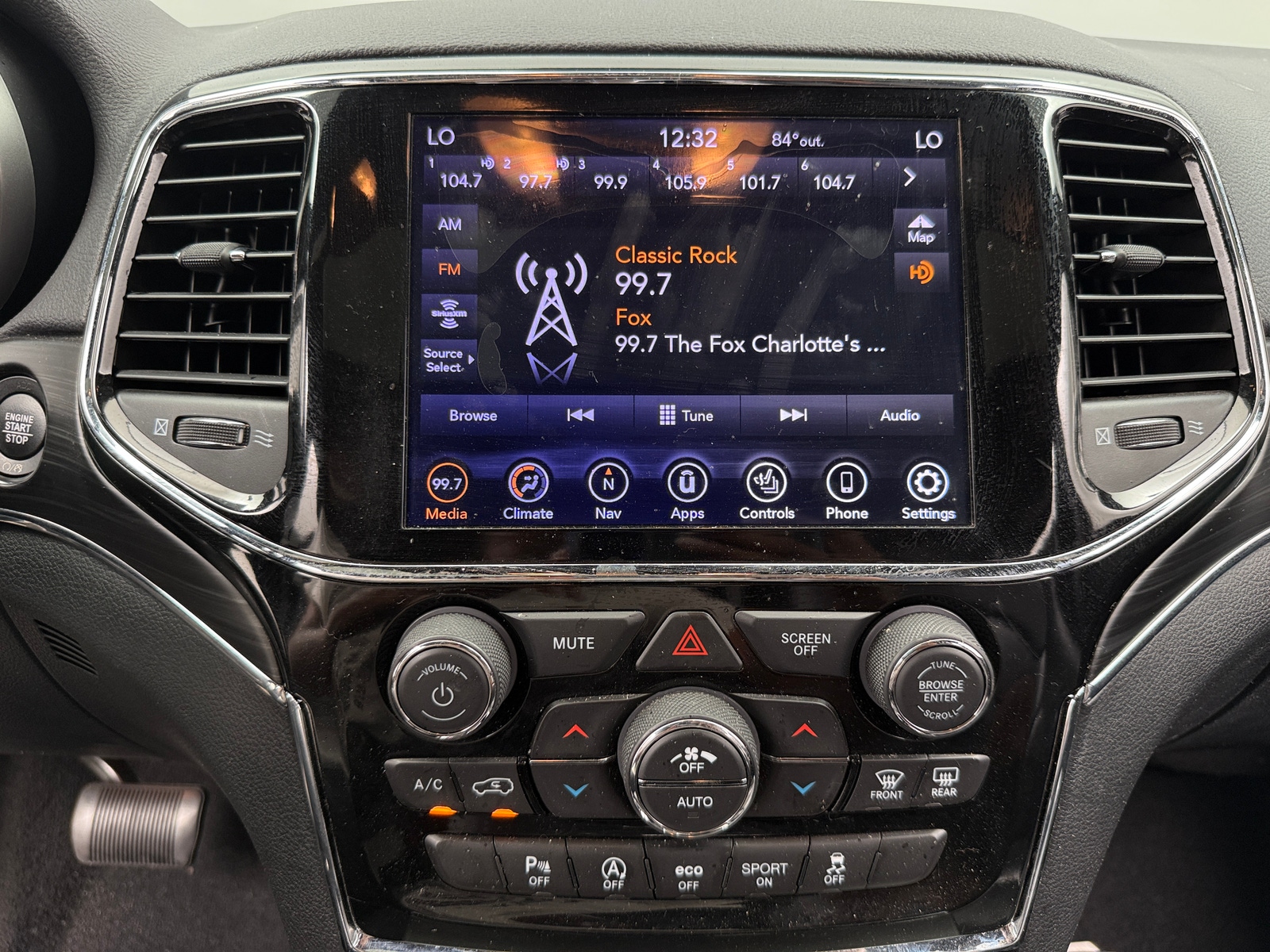 Thumbnail: 2020 Jeep Grand Cherokee - 3