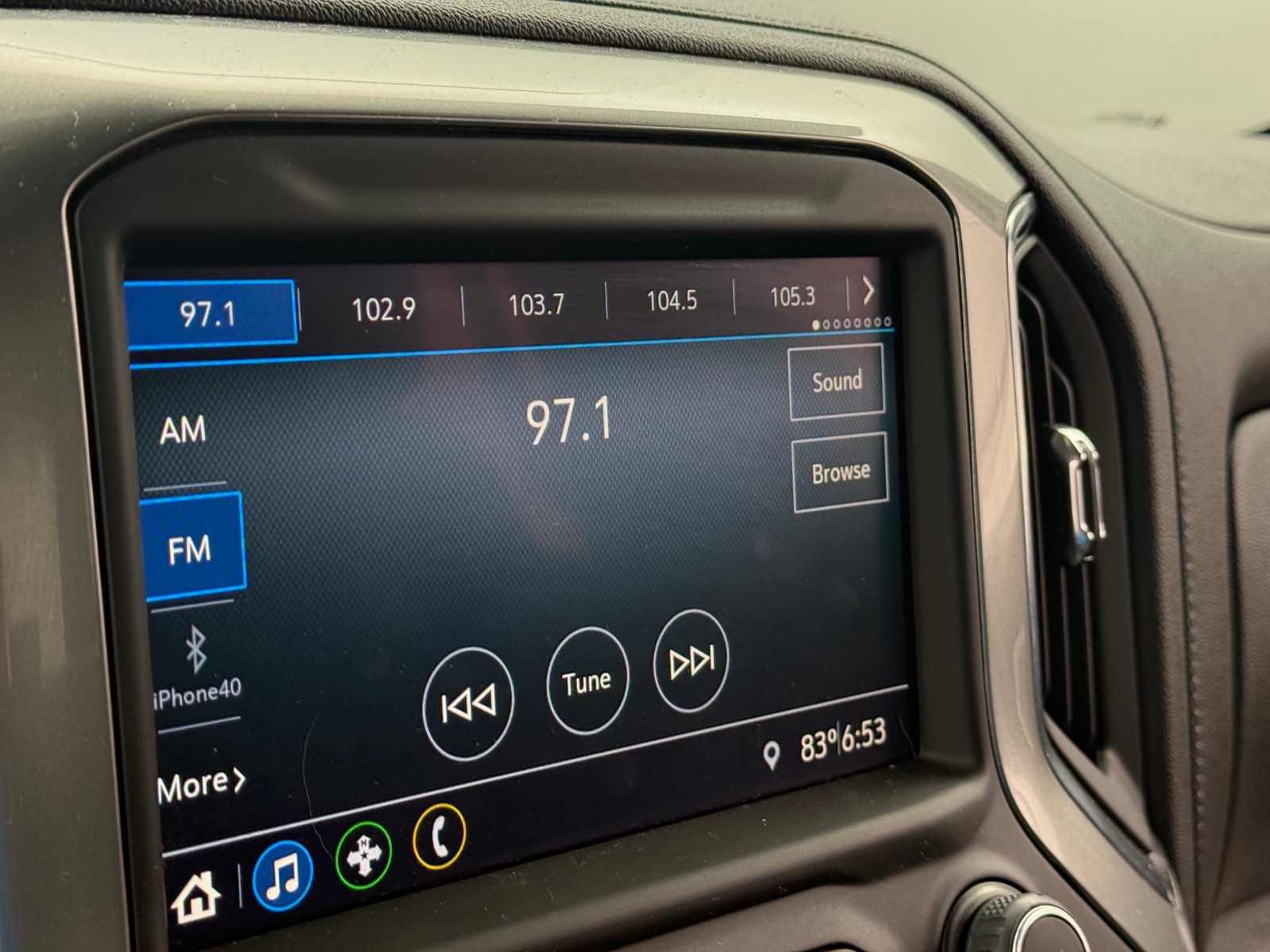 Thumbnail: 2022 Chevrolet Silverado 1500 - 4