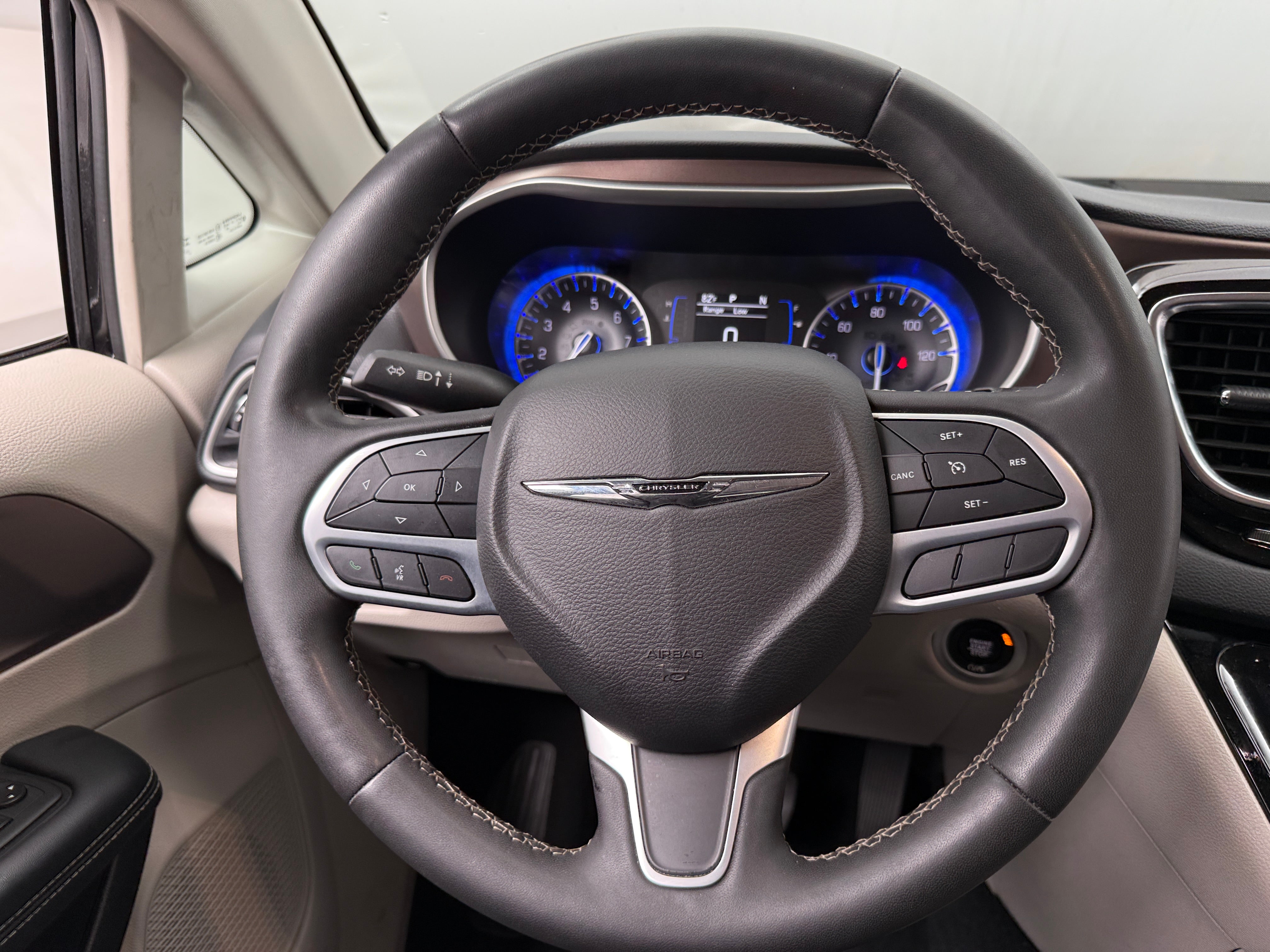 2023 Chrysler Voyager