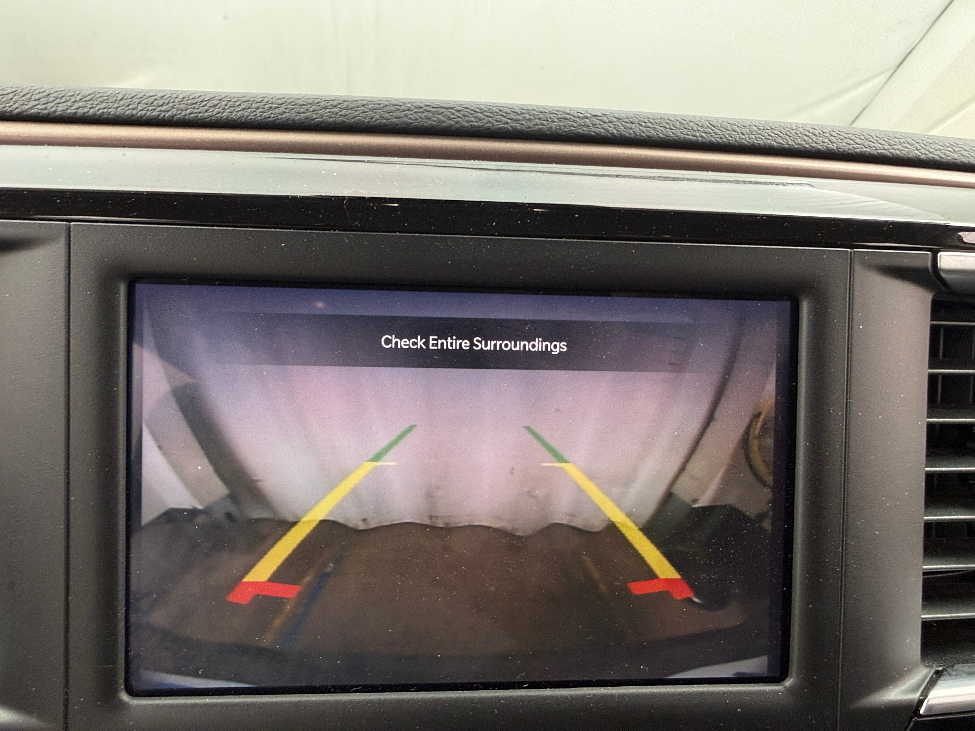 2023 Chrysler Voyager LX - Photo 18