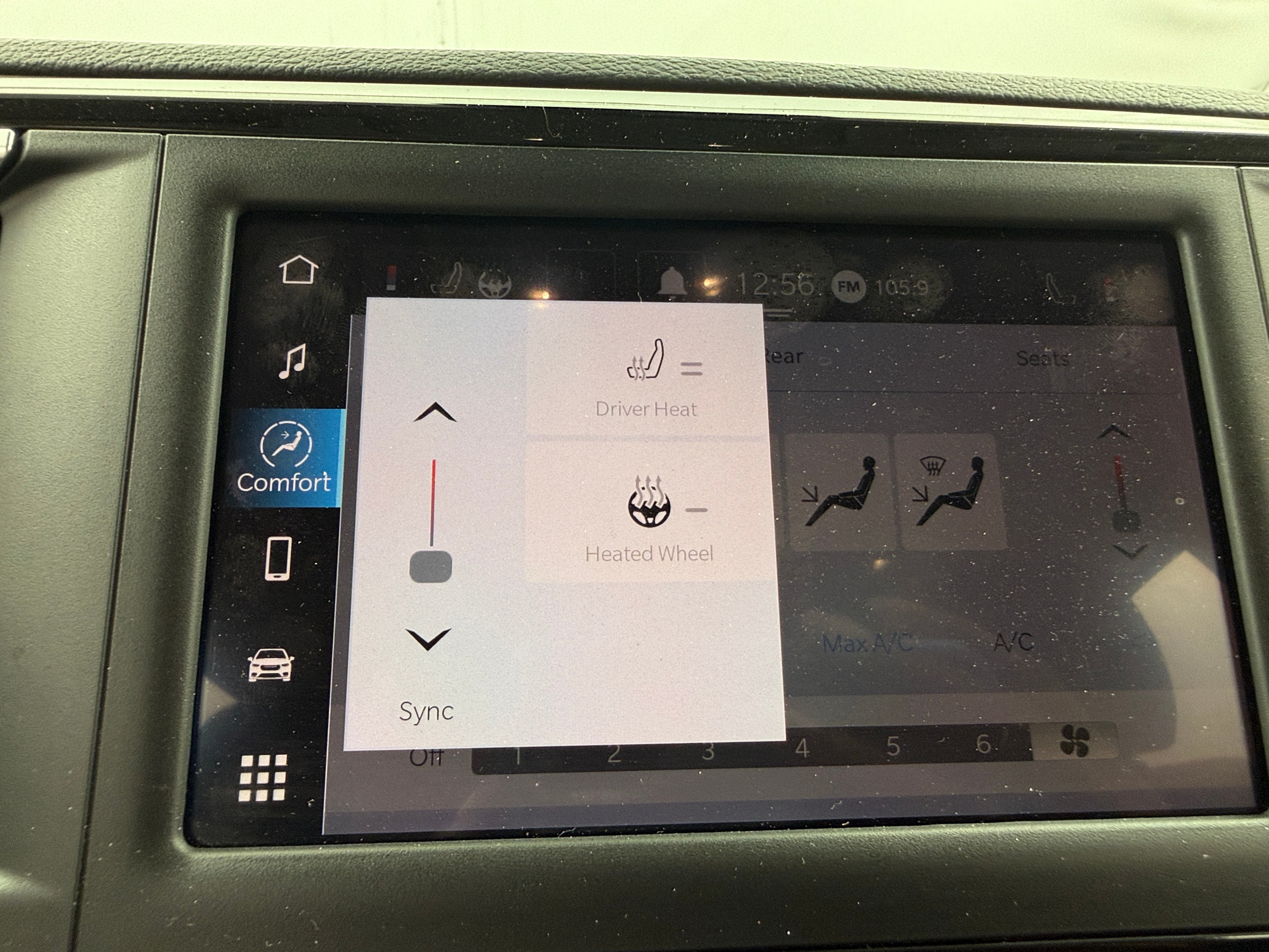 2023 Chrysler Voyager LX - Photo 11