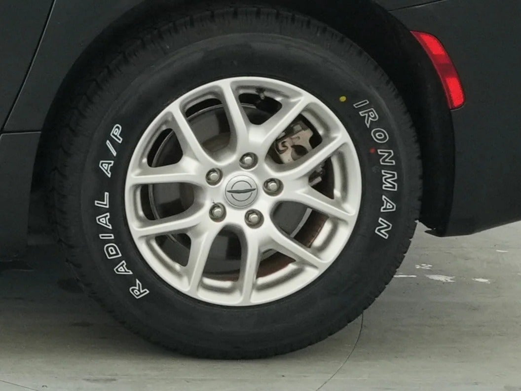 2023 Chrysler Voyager LX - Photo 21