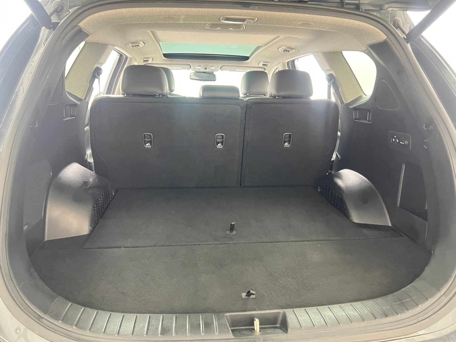 Thumbnail: 2019 Hyundai Santa Fe - 6