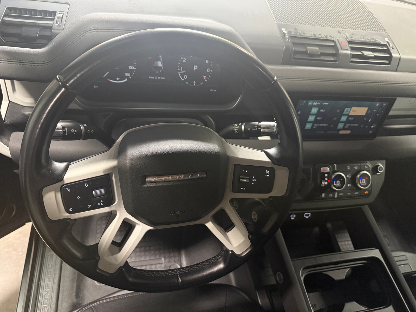 Thumbnail: 2022 Land Rover Defender - 4