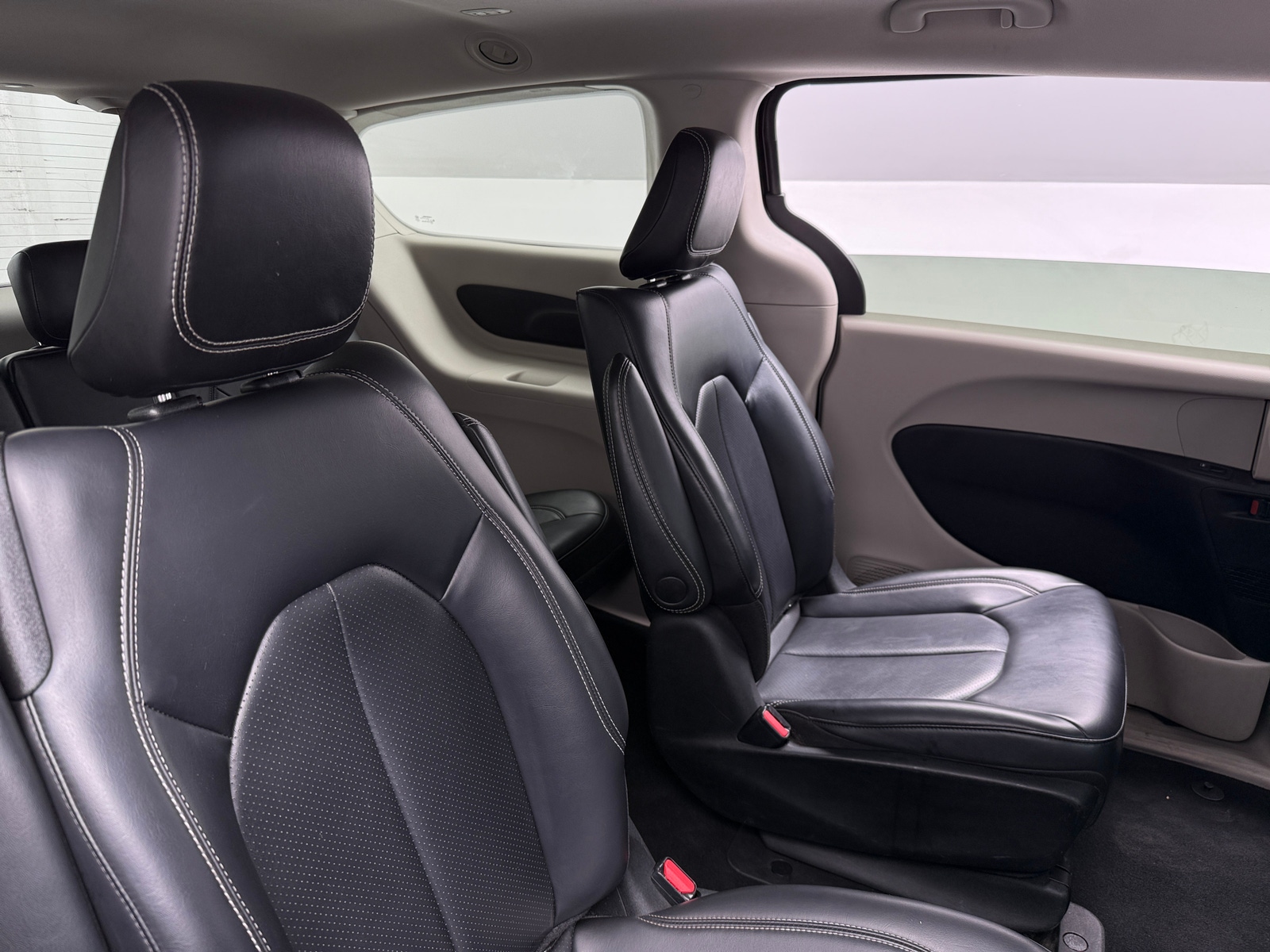 Thumbnail: 2023 Chrysler Pacifica - 5