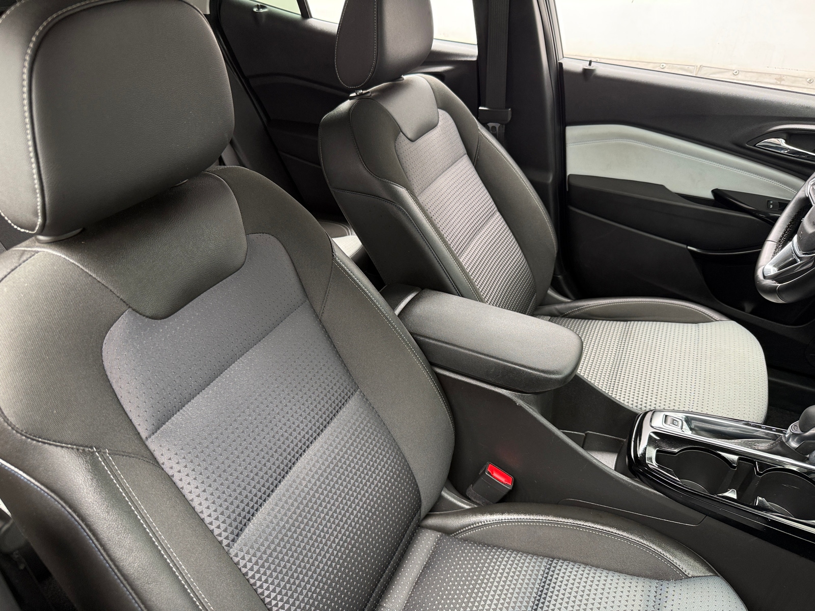 Thumbnail: 2025 Chevrolet Trax - 2