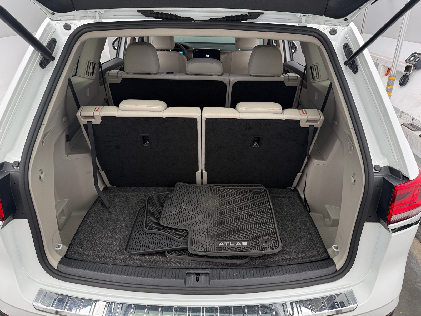 Thumbnail: 2024 Volkswagen Atlas - 6