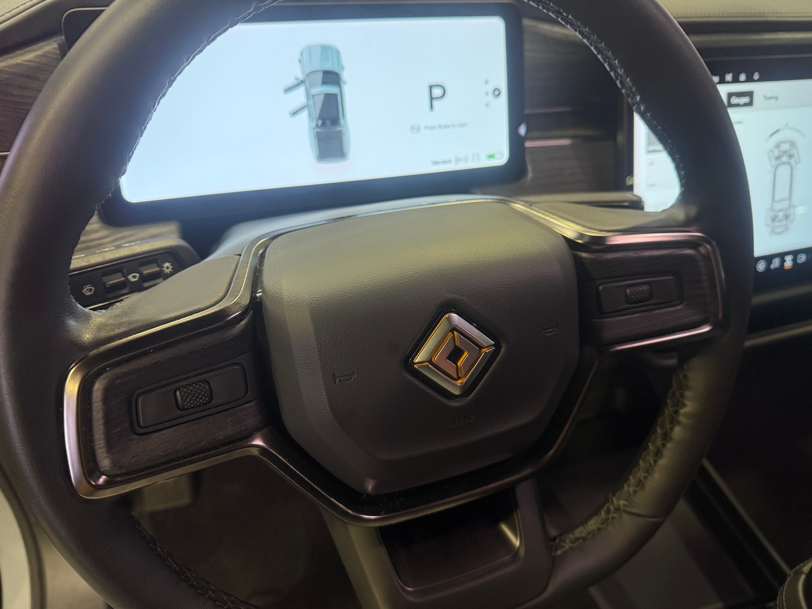 Thumbnail: 2023 Rivian R1T - 4