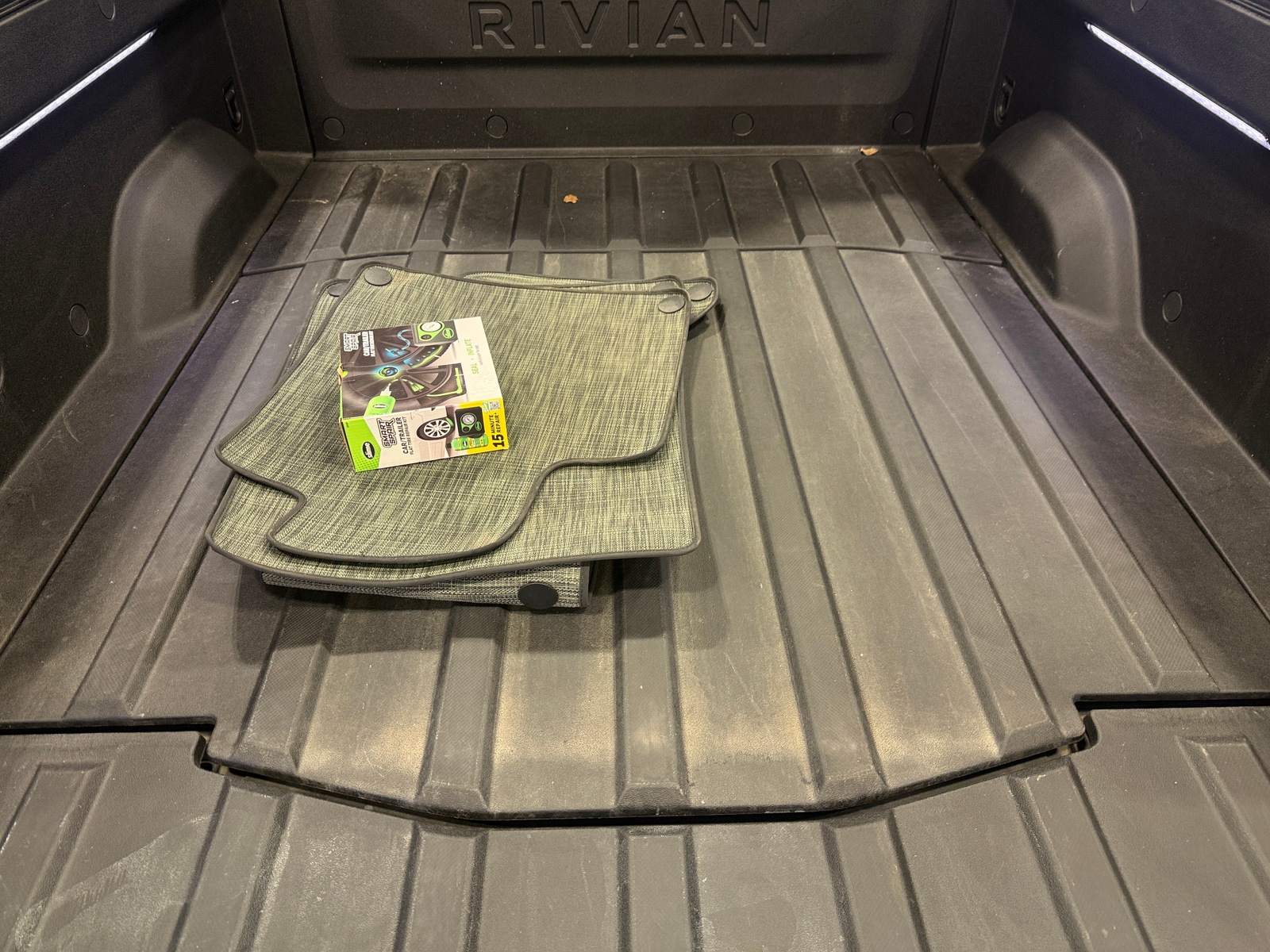 Thumbnail: 2023 Rivian R1T - 6