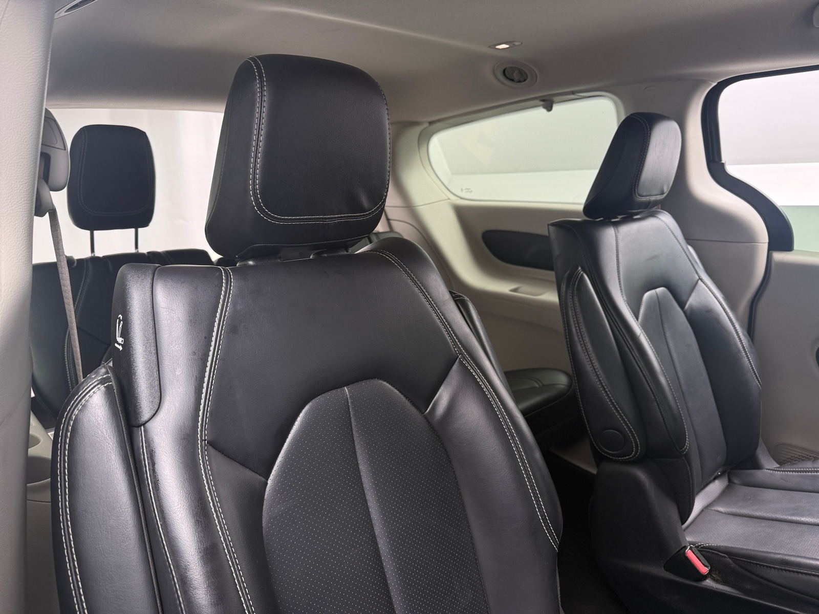 Thumbnail: 2023 Chrysler Pacifica - 5